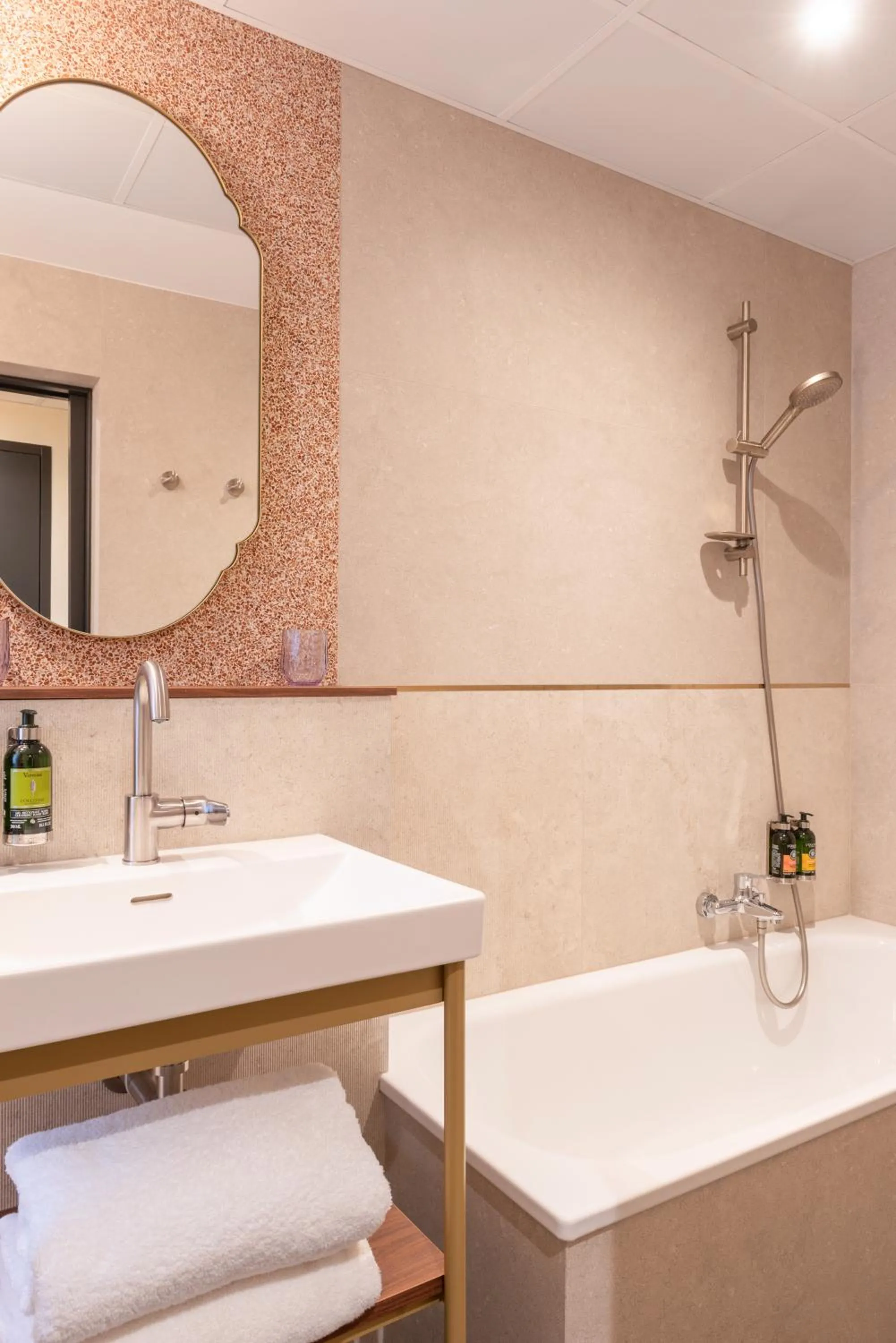 Bathroom in Hôtel Brittany