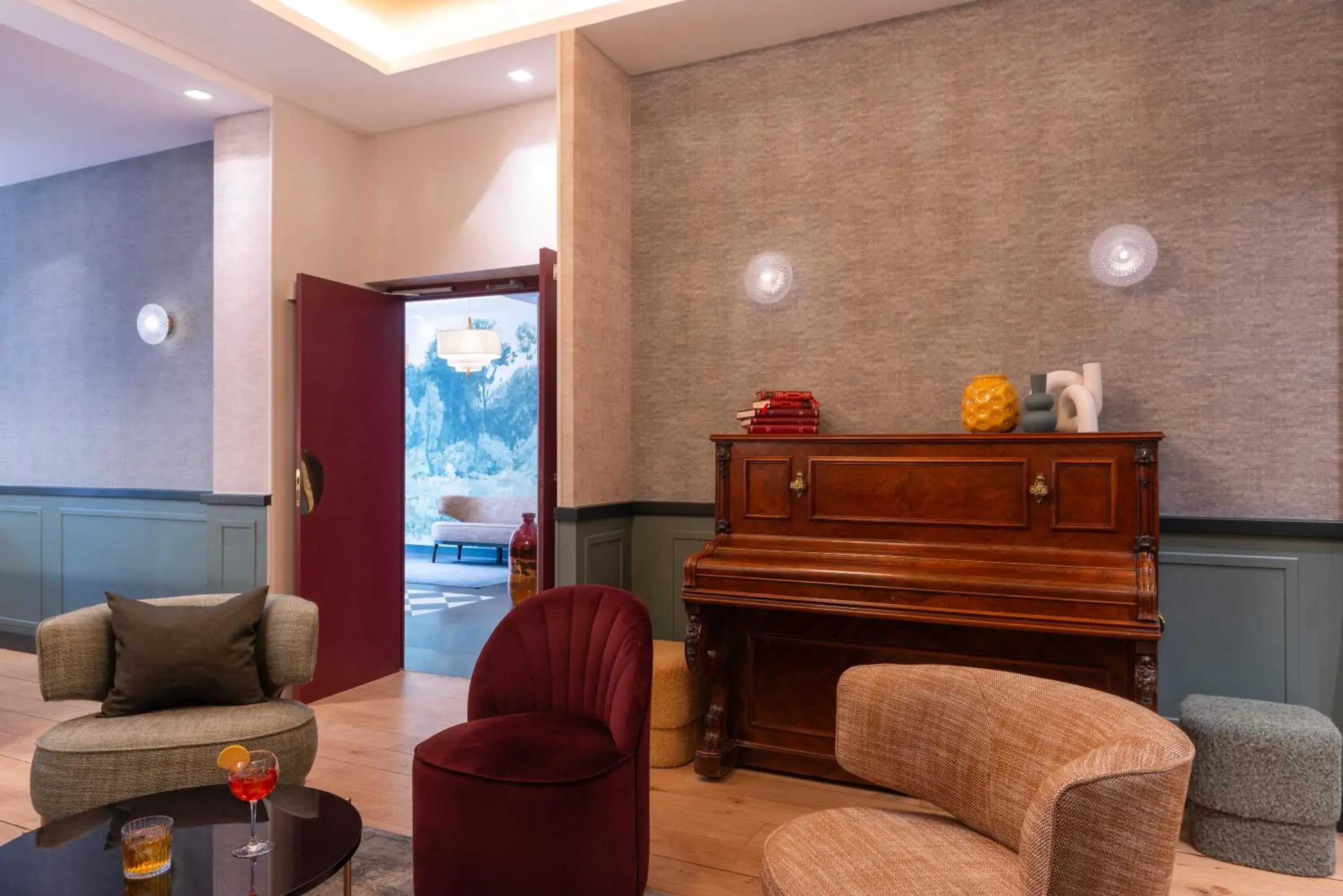 Lobby or reception in Hôtel Brittany Lobby or reception in Hôtel Brittany