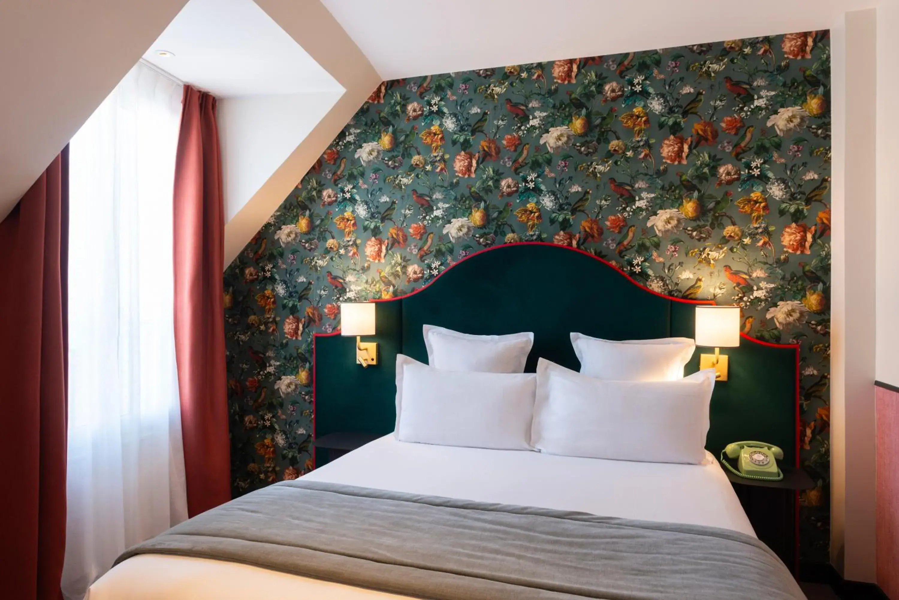 Bedroom, Bed in Hôtel Brittany Bedroom, Bed in Hôtel Brittany