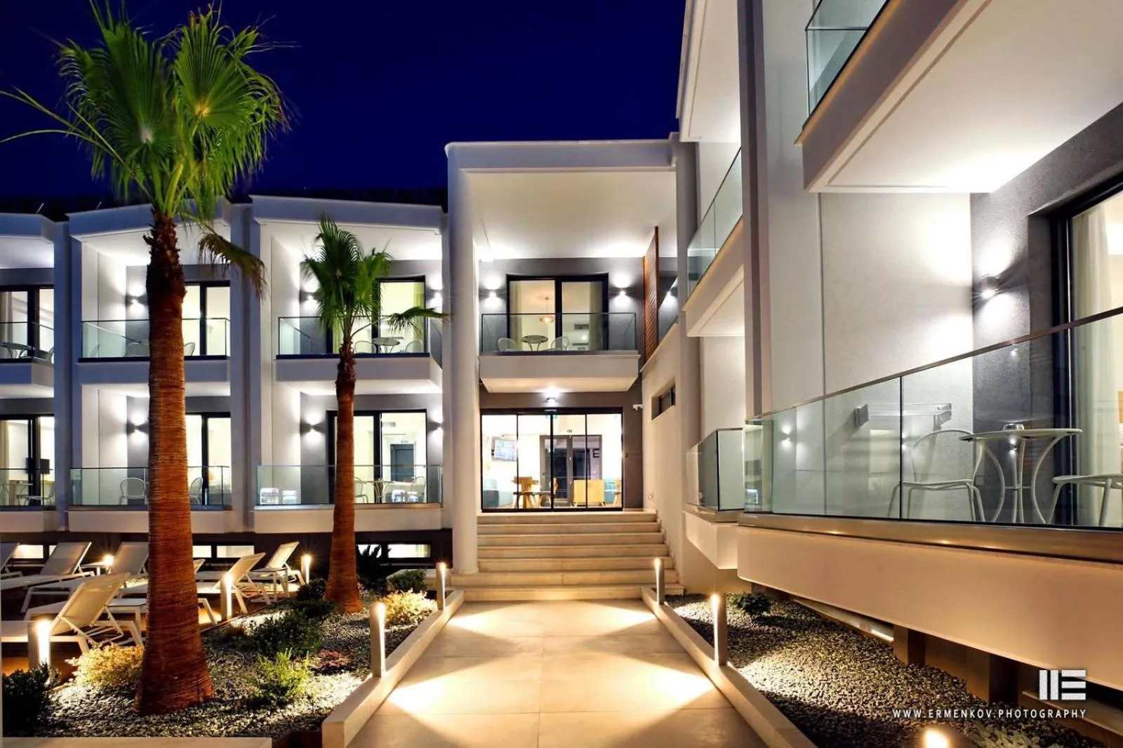 Facade/entrance in Senso Suites