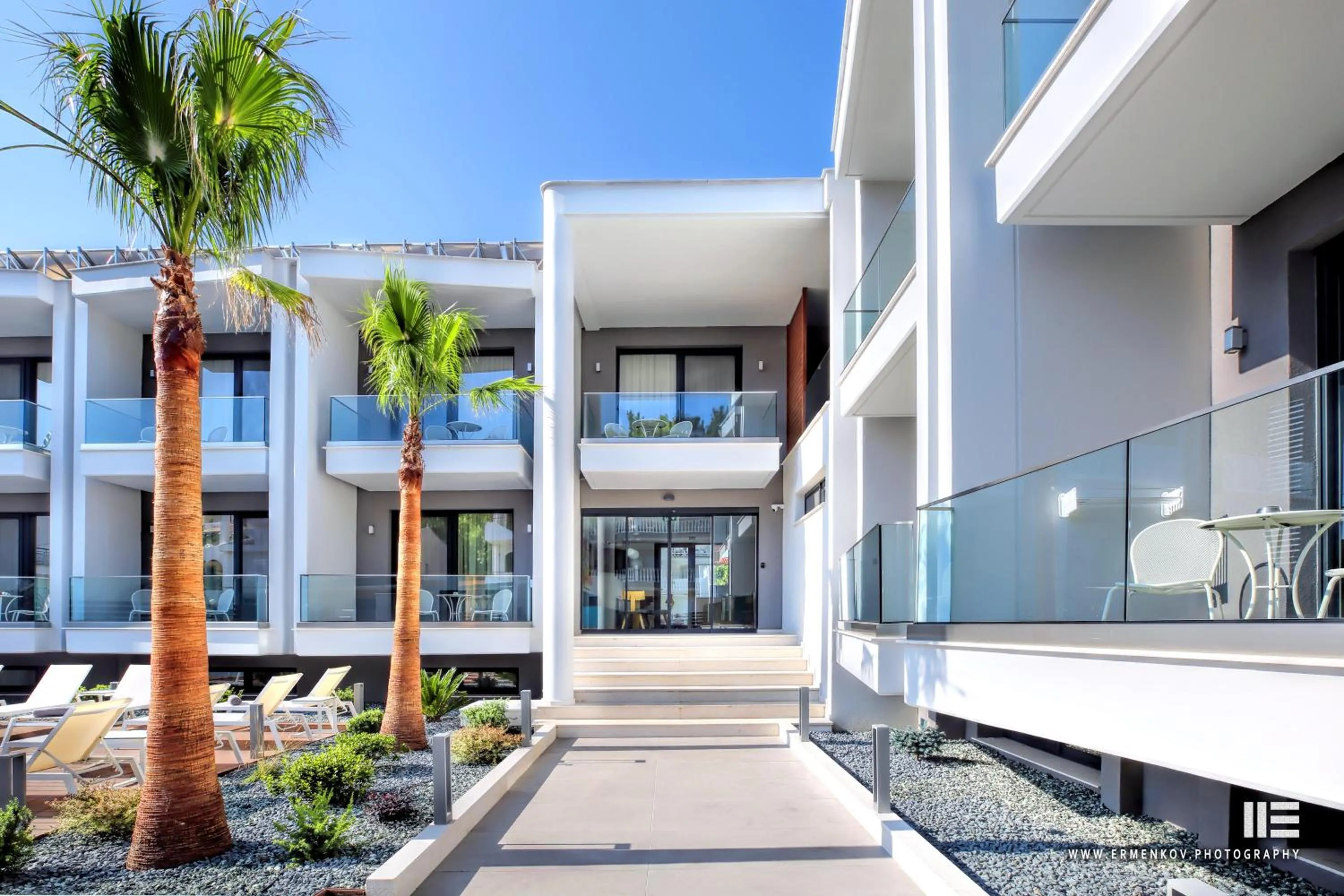 Facade/entrance in Senso Suites