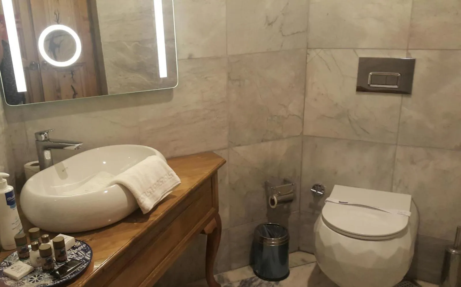 Bathroom in Crassus Cave Hotel