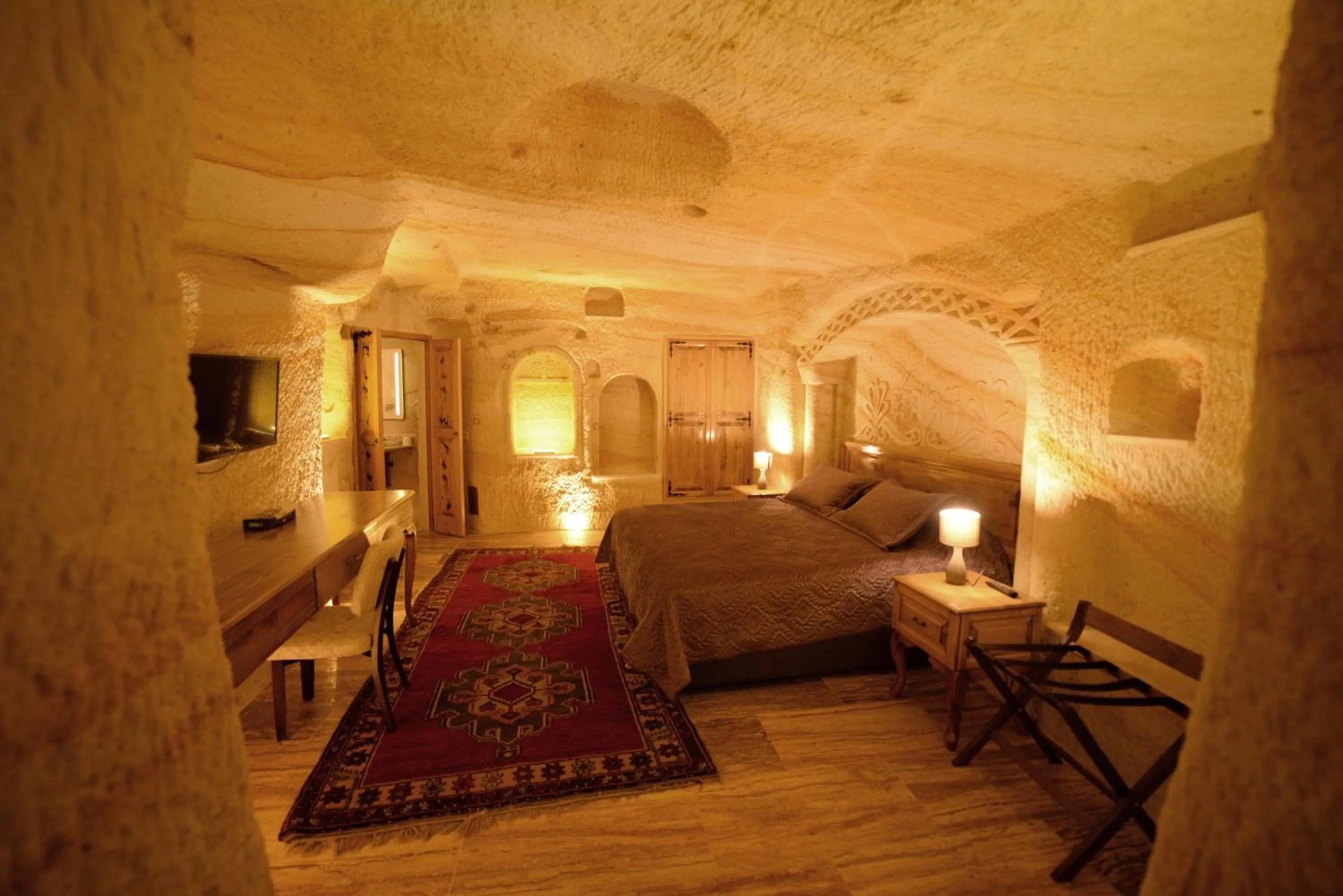Bed in Crassus Cave Hotel