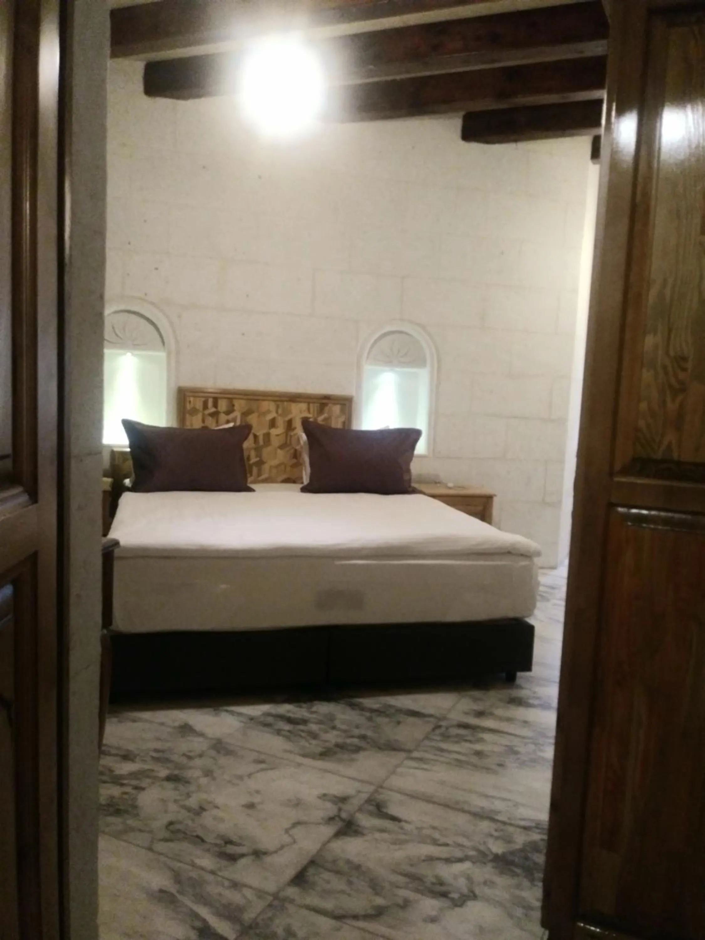 Bed in Crassus Cave Hotel