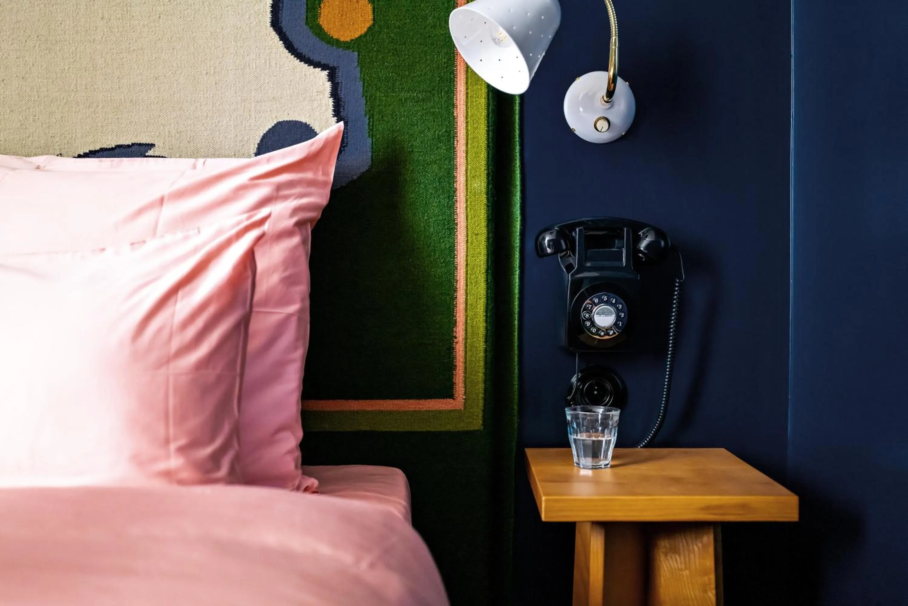 Bed in Hôtel de La Boétie