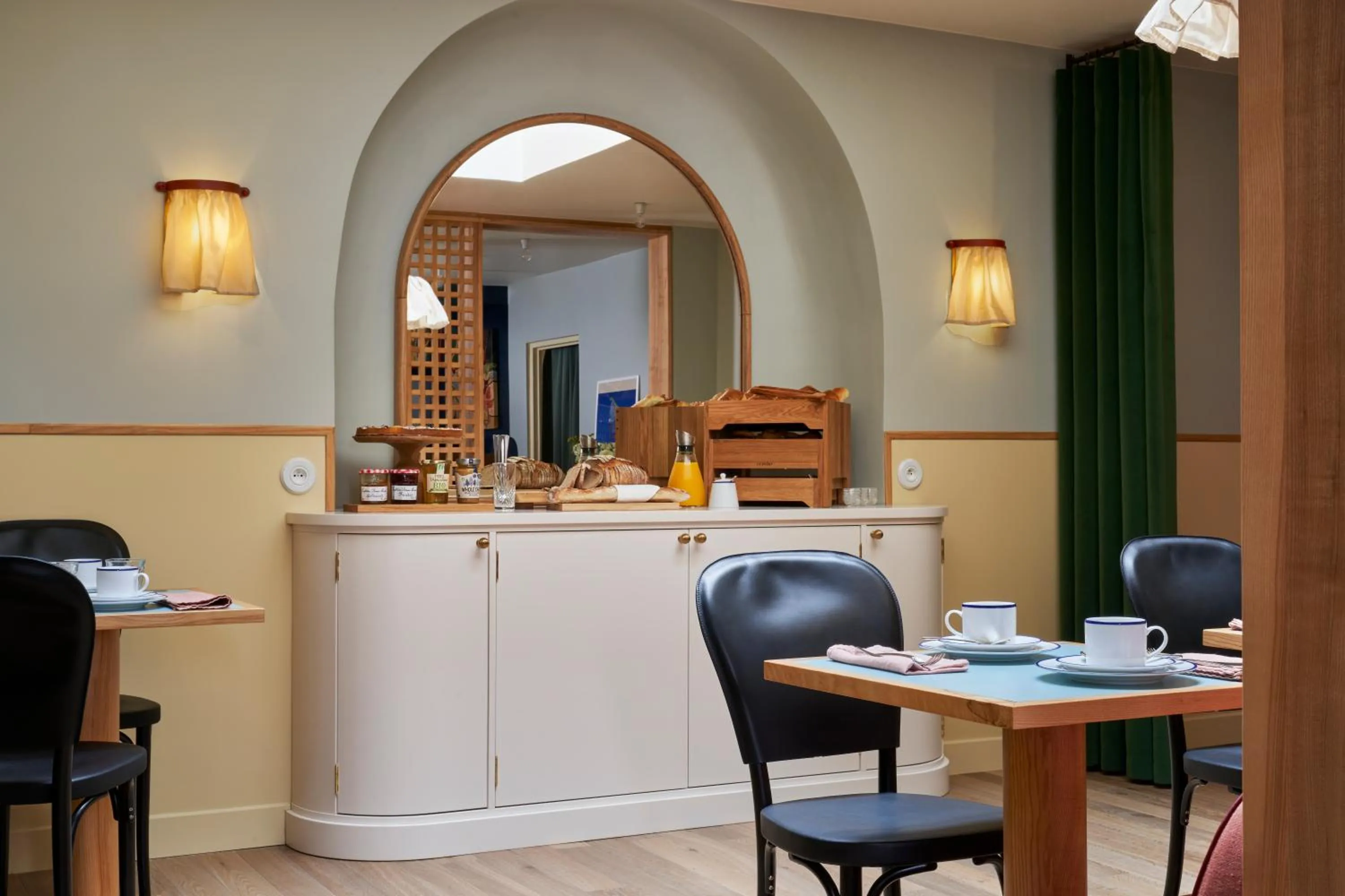 Buffet breakfast in Hôtel de La Boétie