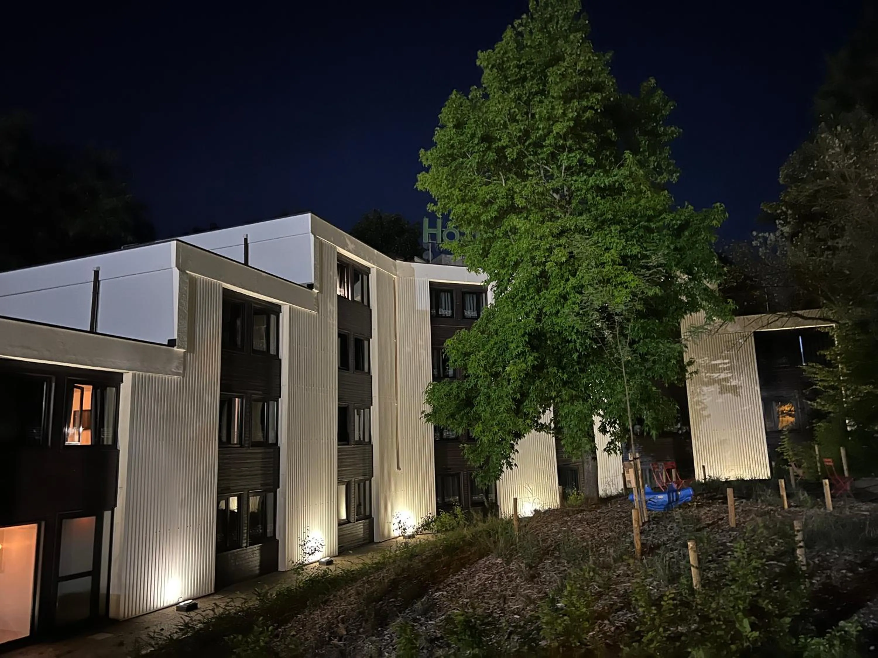 Property building in Logis Hôtel Des Acacias Lille Neuville en Ferrain, Restaurant l'Acacias Gourmand