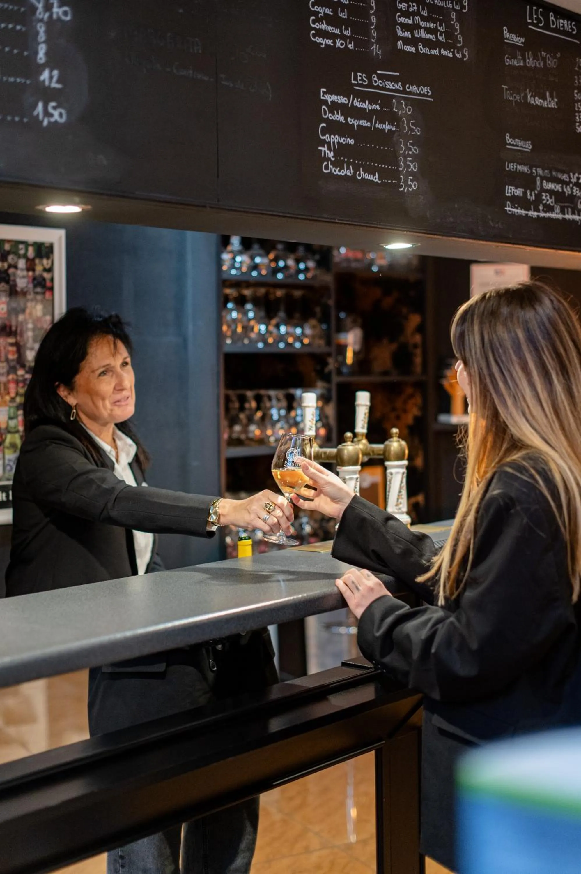 Drinks in Logis Hôtel Des Acacias Lille Neuville en Ferrain, Restaurant l'Acacias Gourmand