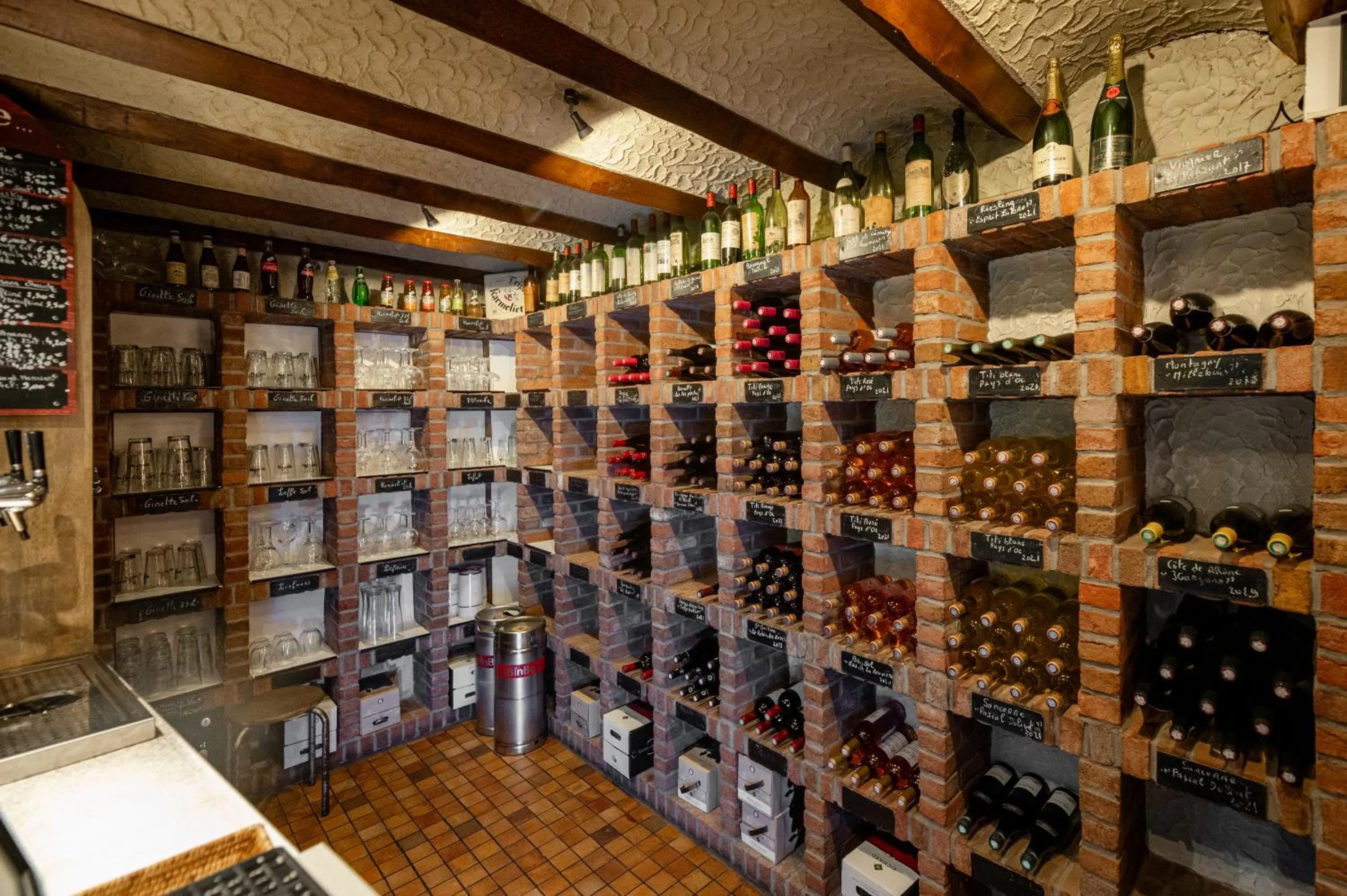 Lounge or bar in Logis Hôtel Des Acacias Lille Neuville en Ferrain, Restaurant l'Acacias Gourmand