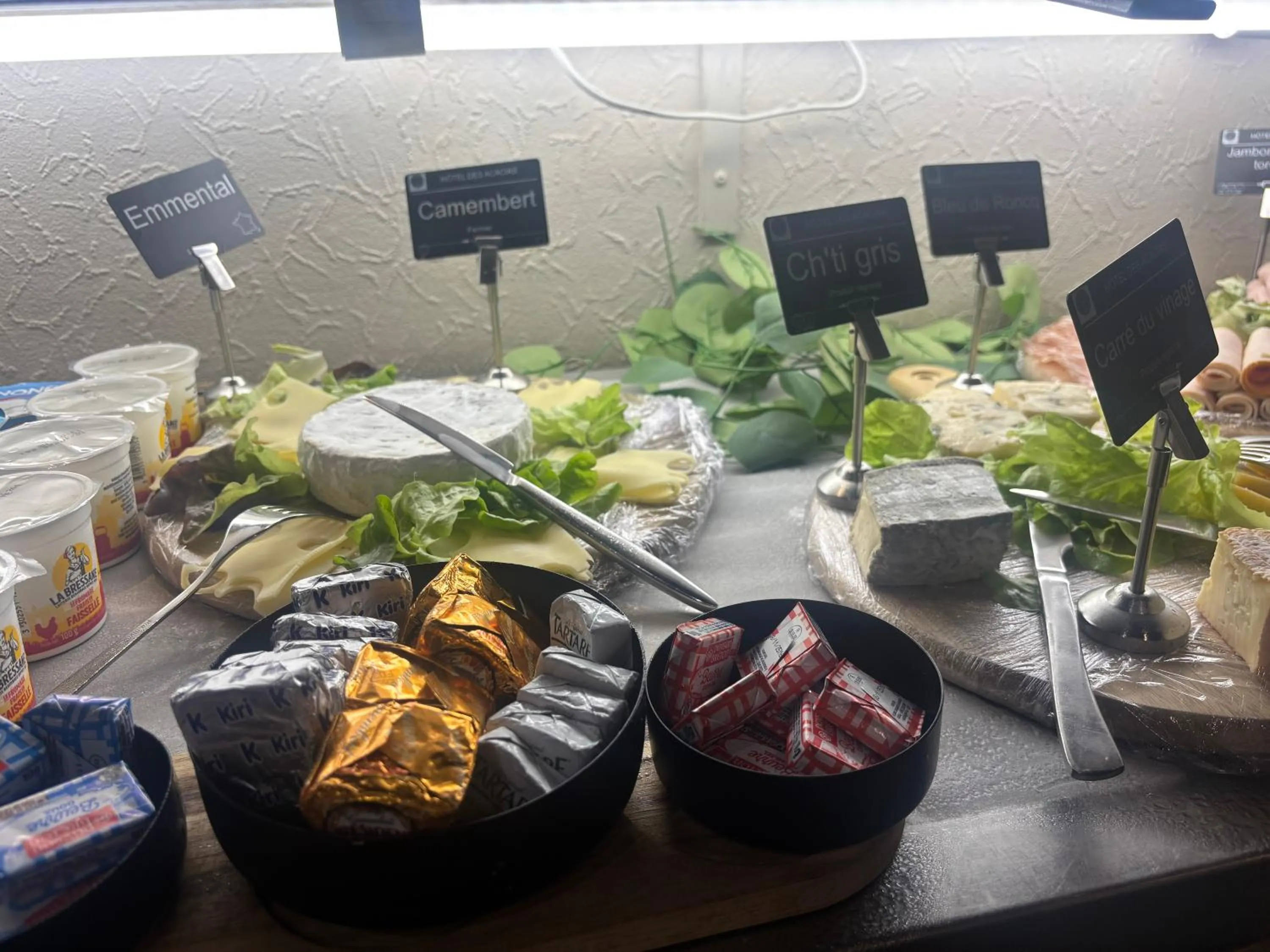 Breakfast in Logis Hôtel Des Acacias Lille Neuville en Ferrain, Restaurant l'Acacias Gourmand