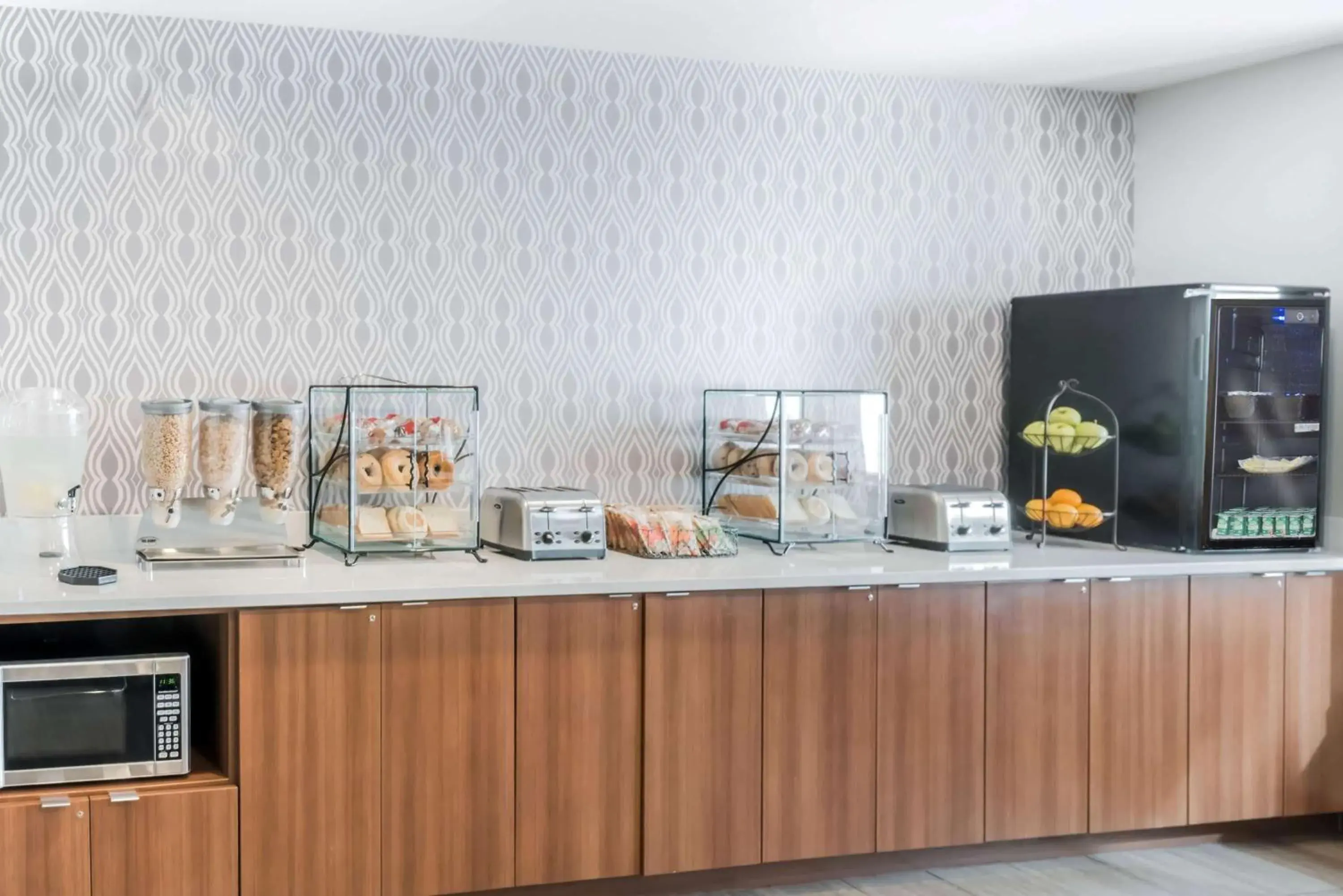 Restaurant/places to eat in Microtel By Wyndham Victor Restaurant/places to eat in Microtel By Wyndham Victor