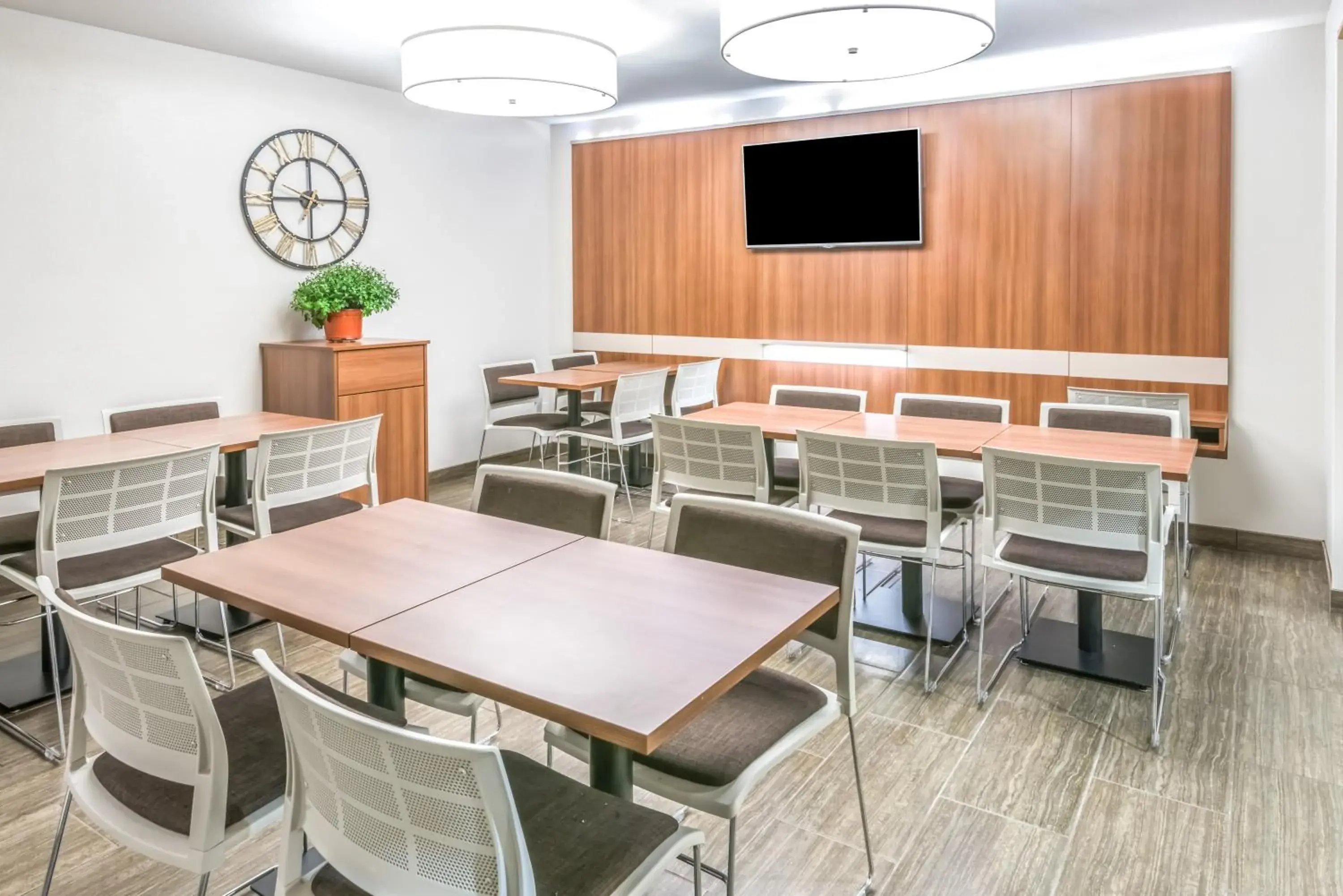 Breakfast in Microtel By Wyndham Victor Breakfast in Microtel By Wyndham Victor