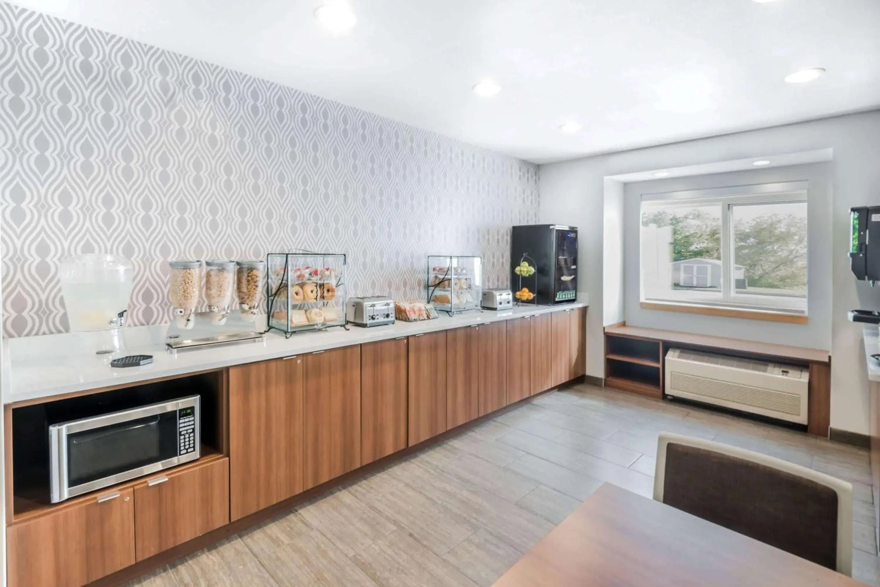 Restaurant/places to eat in Microtel By Wyndham Victor Restaurant/places to eat in Microtel By Wyndham Victor