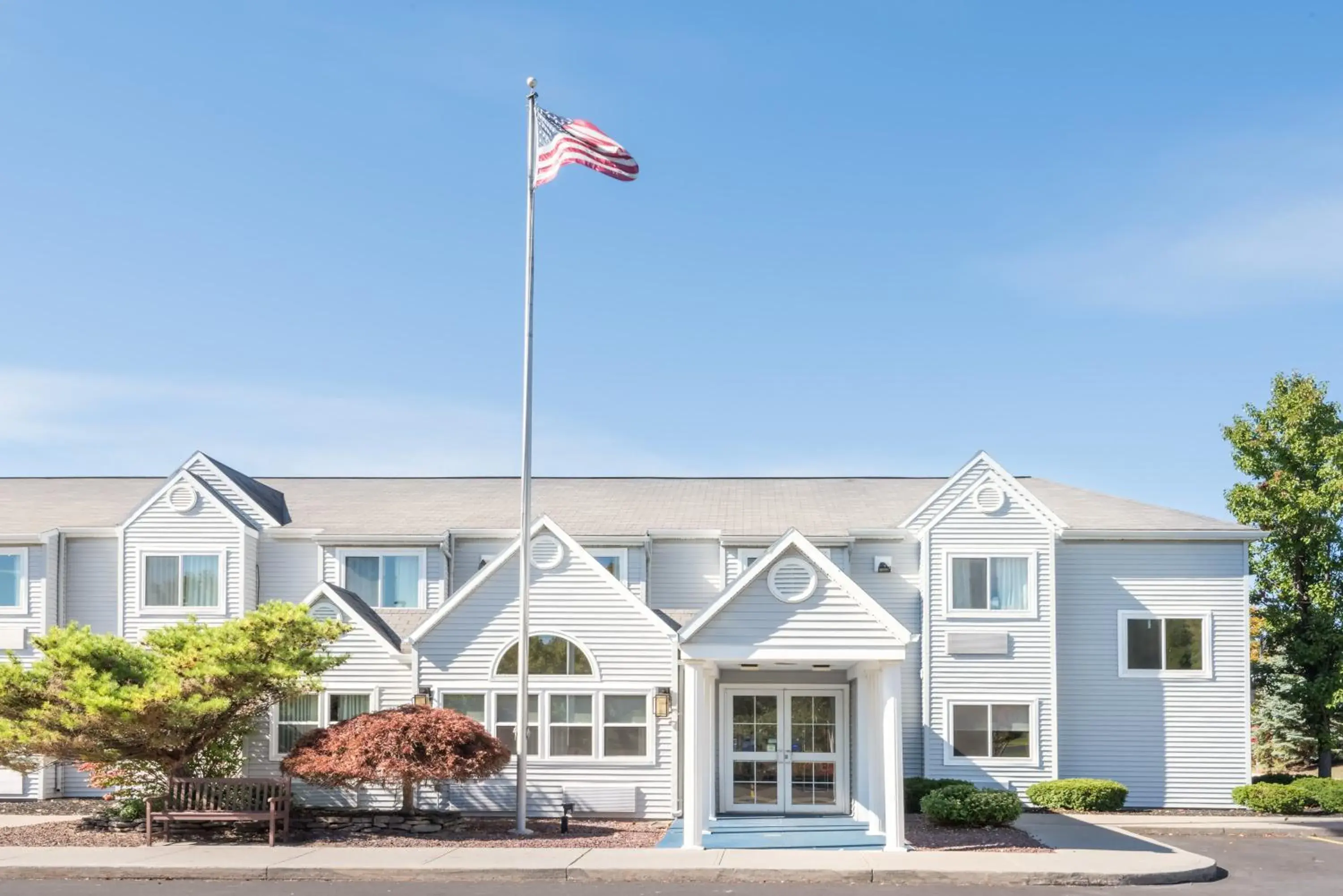 Property building in Microtel By Wyndham Victor Property building in Microtel By Wyndham Victor