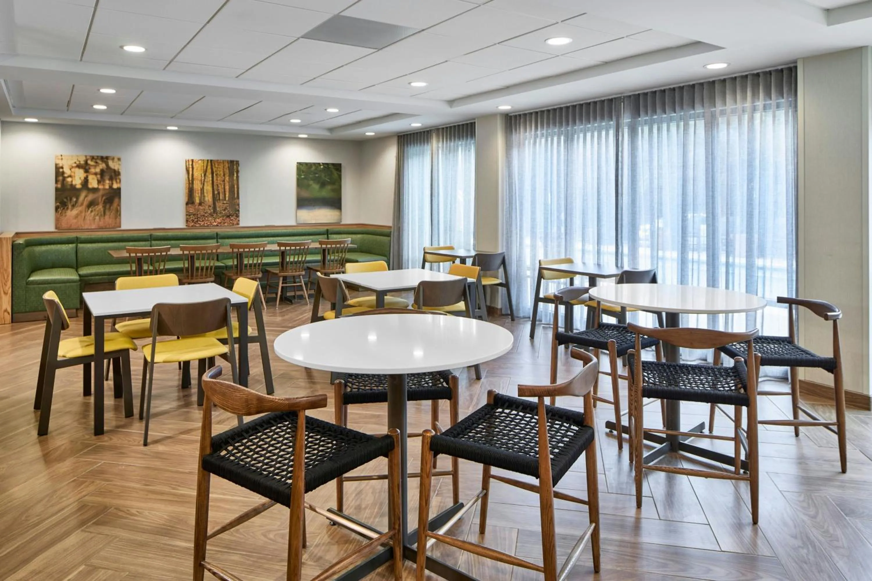 Restaurant/places to eat in Fairfield by Marriott Inn & Suites LaGrange