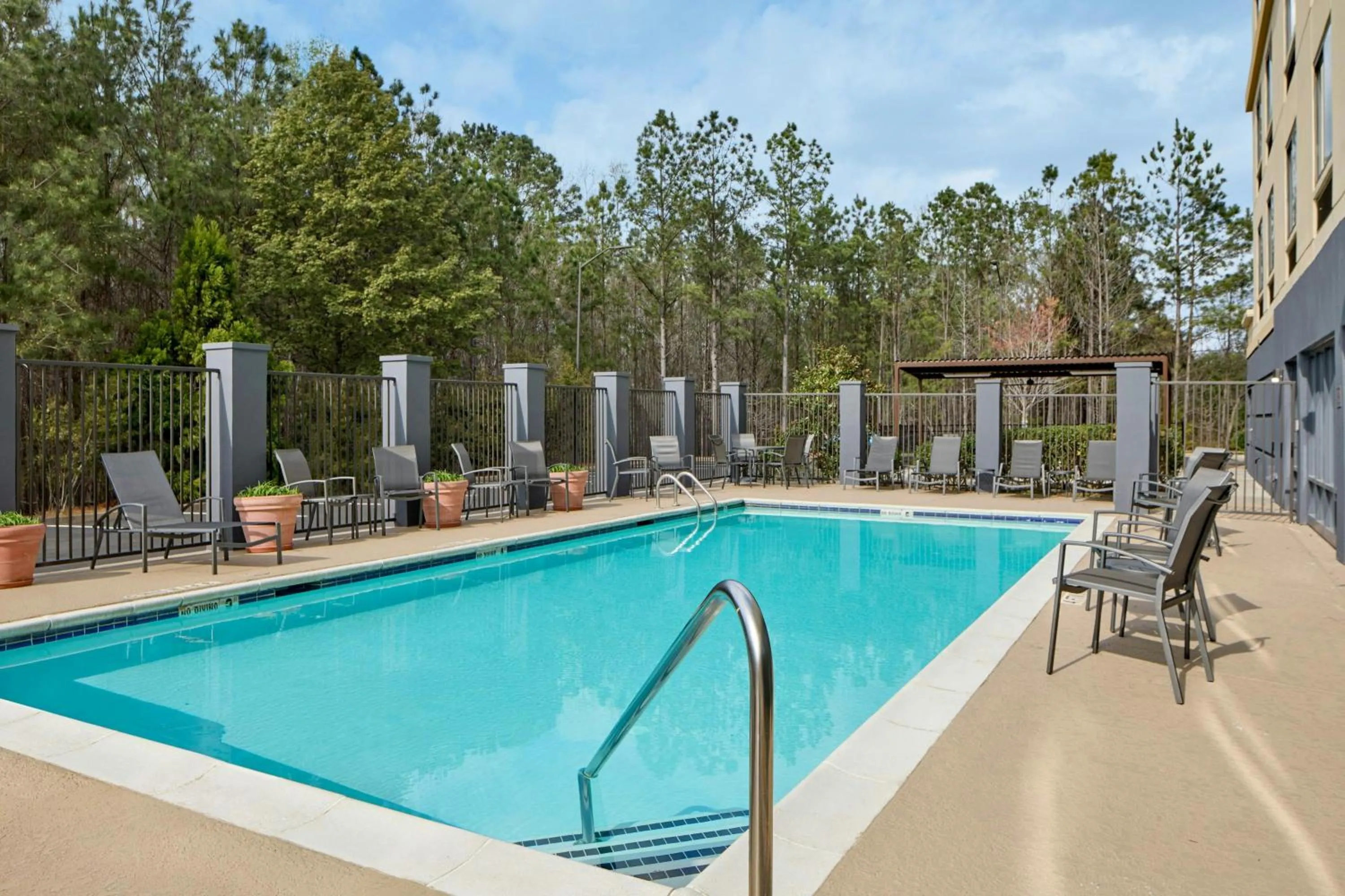 Swimming pool in Fairfield by Marriott Inn & Suites LaGrange