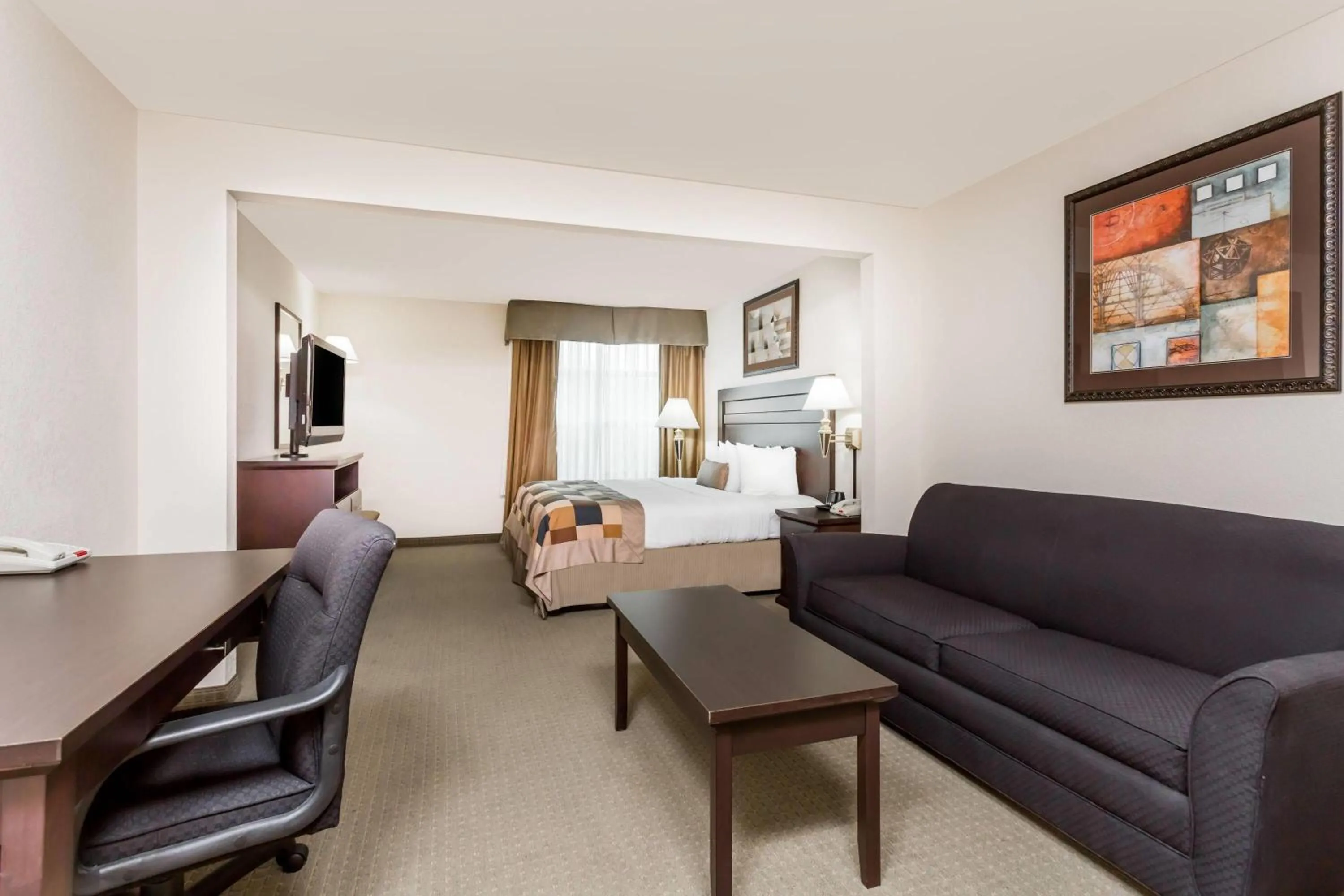 Photo of the whole room in Wingate by Wyndham LaGrange