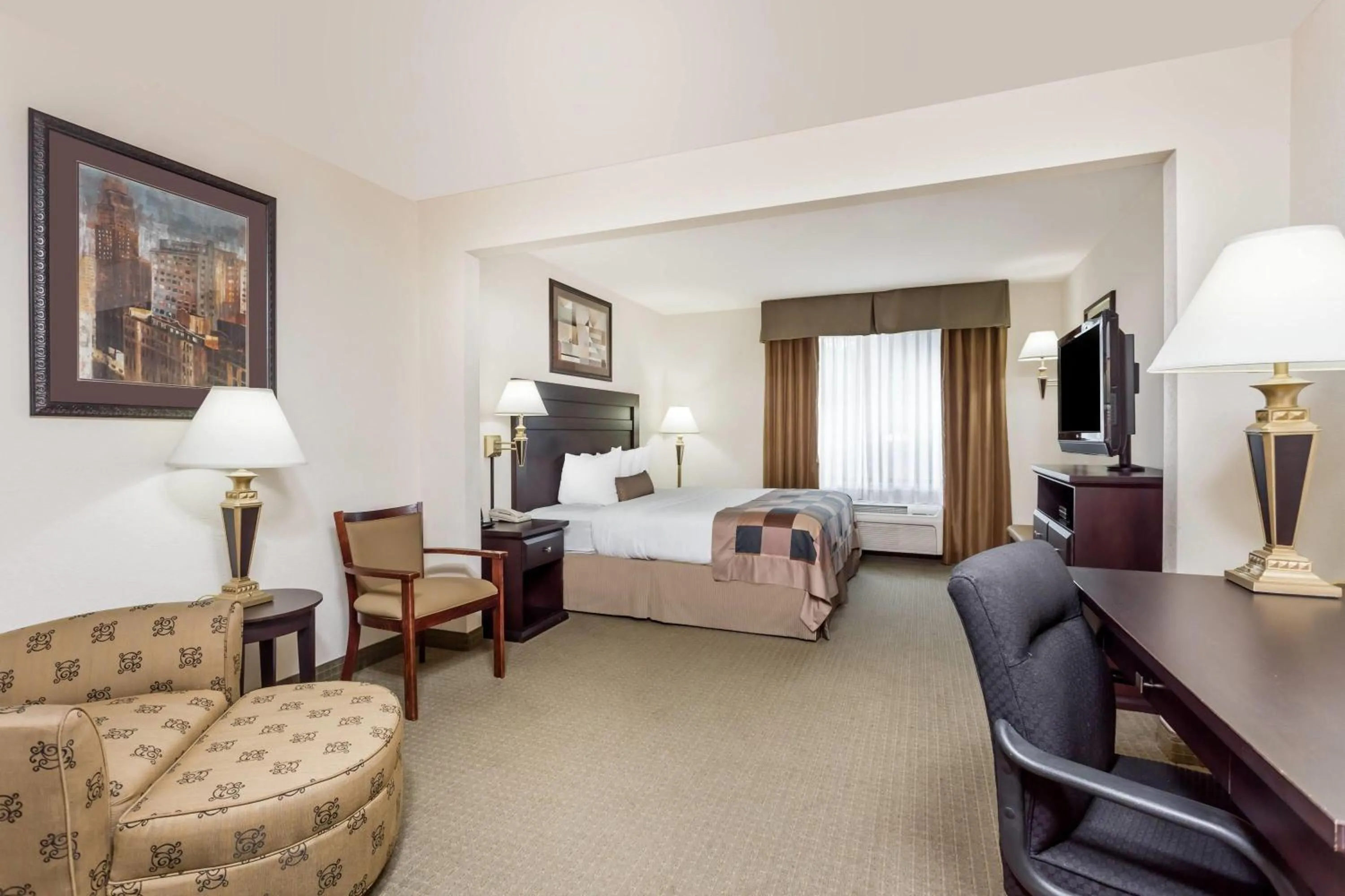 Photo of the whole room, Bed in Wingate by Wyndham LaGrange