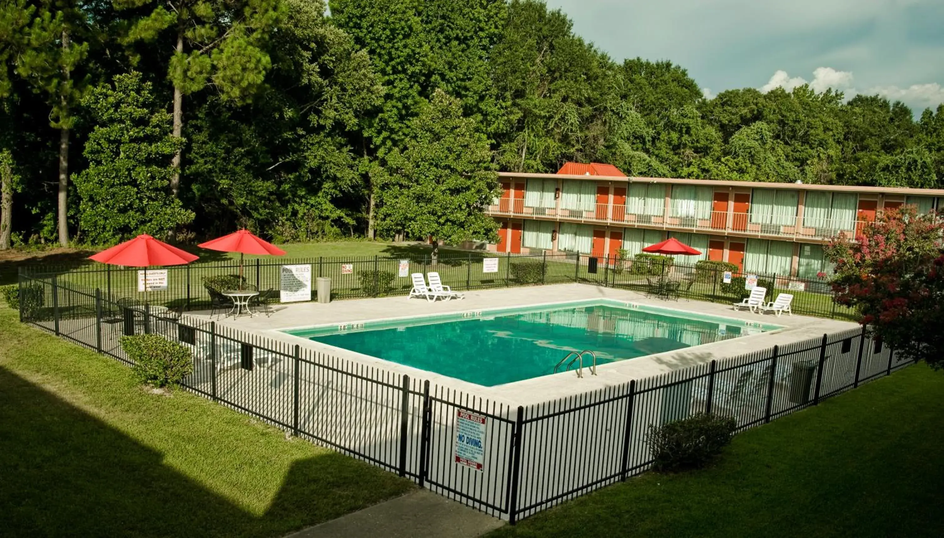 Express Inn & Suites Express Inn & Suites