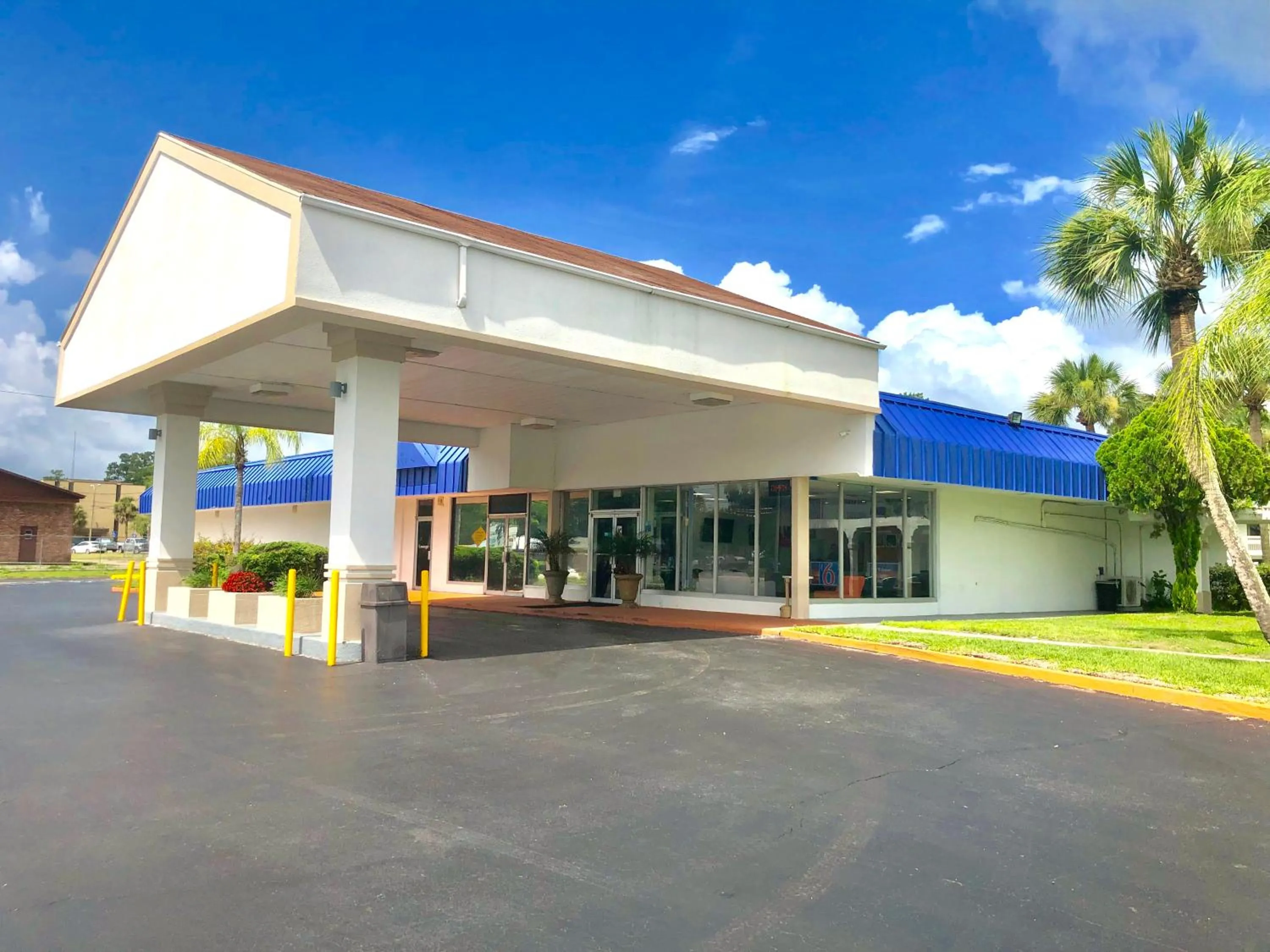 Property building in Motel 6-Starke, FL
