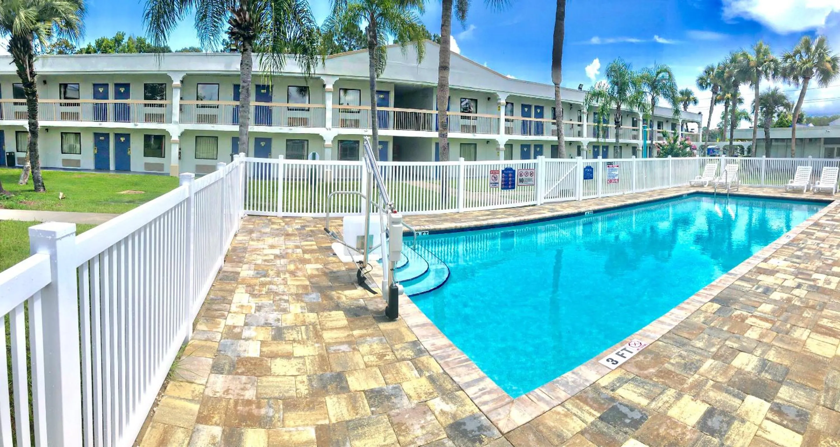 Pool view in Motel 6-Starke, FL