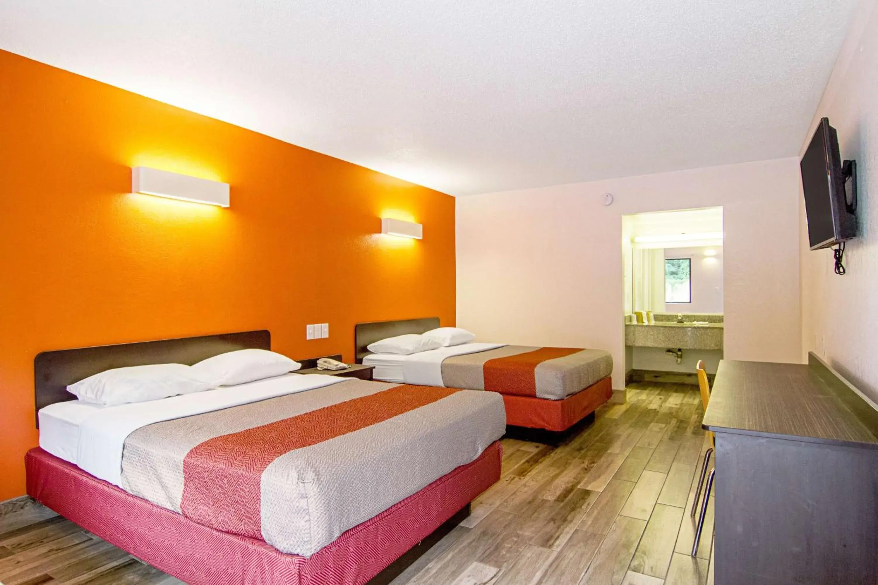 TV and multimedia, Bed in Motel 6-Starke, FL TV and multimedia, Bed in Motel 6-Starke, FL