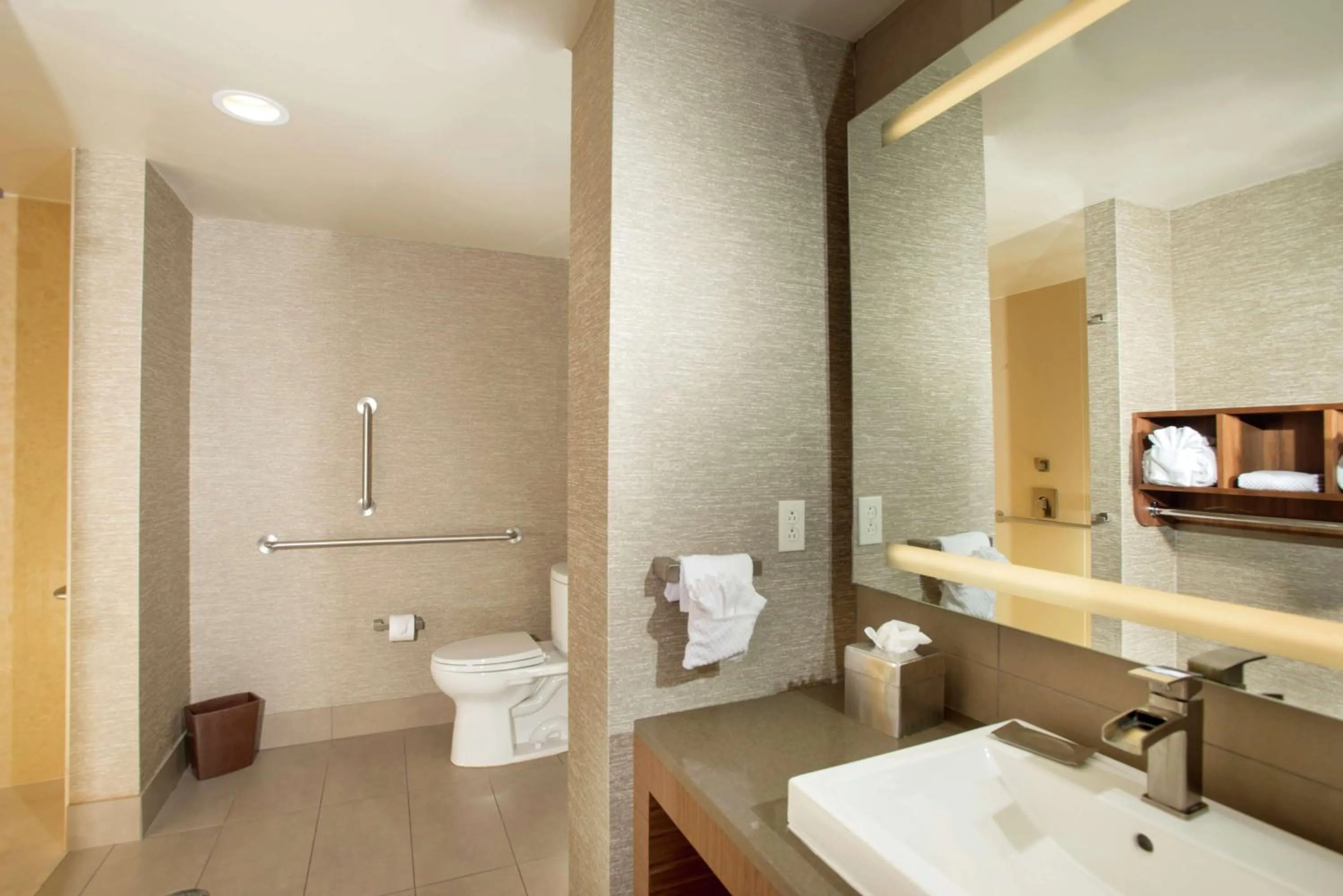 Bathroom in The Broadway Columbia - a DoubleTree by Hilton Hotel