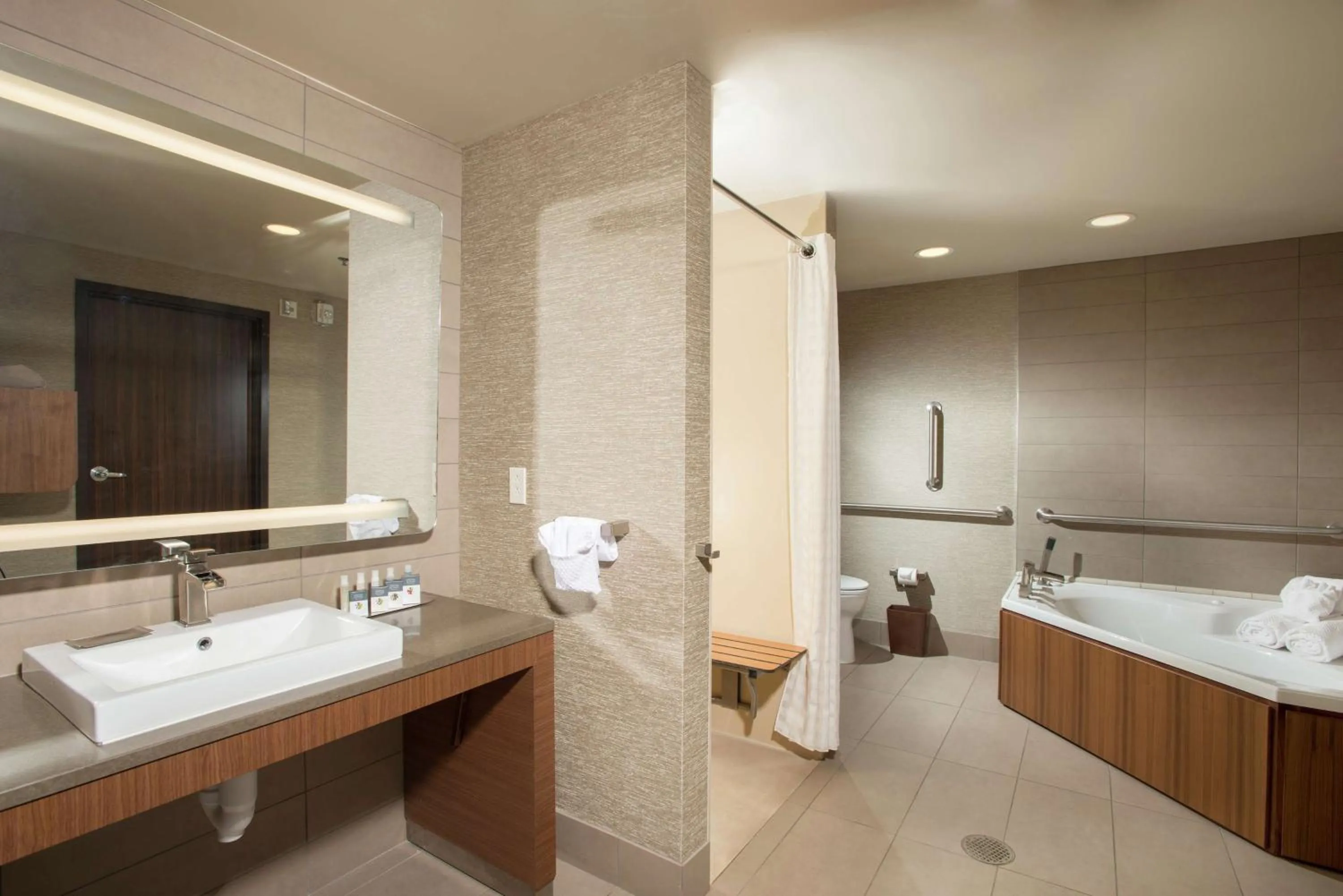 Bathroom in The Broadway Columbia - a DoubleTree by Hilton Hotel