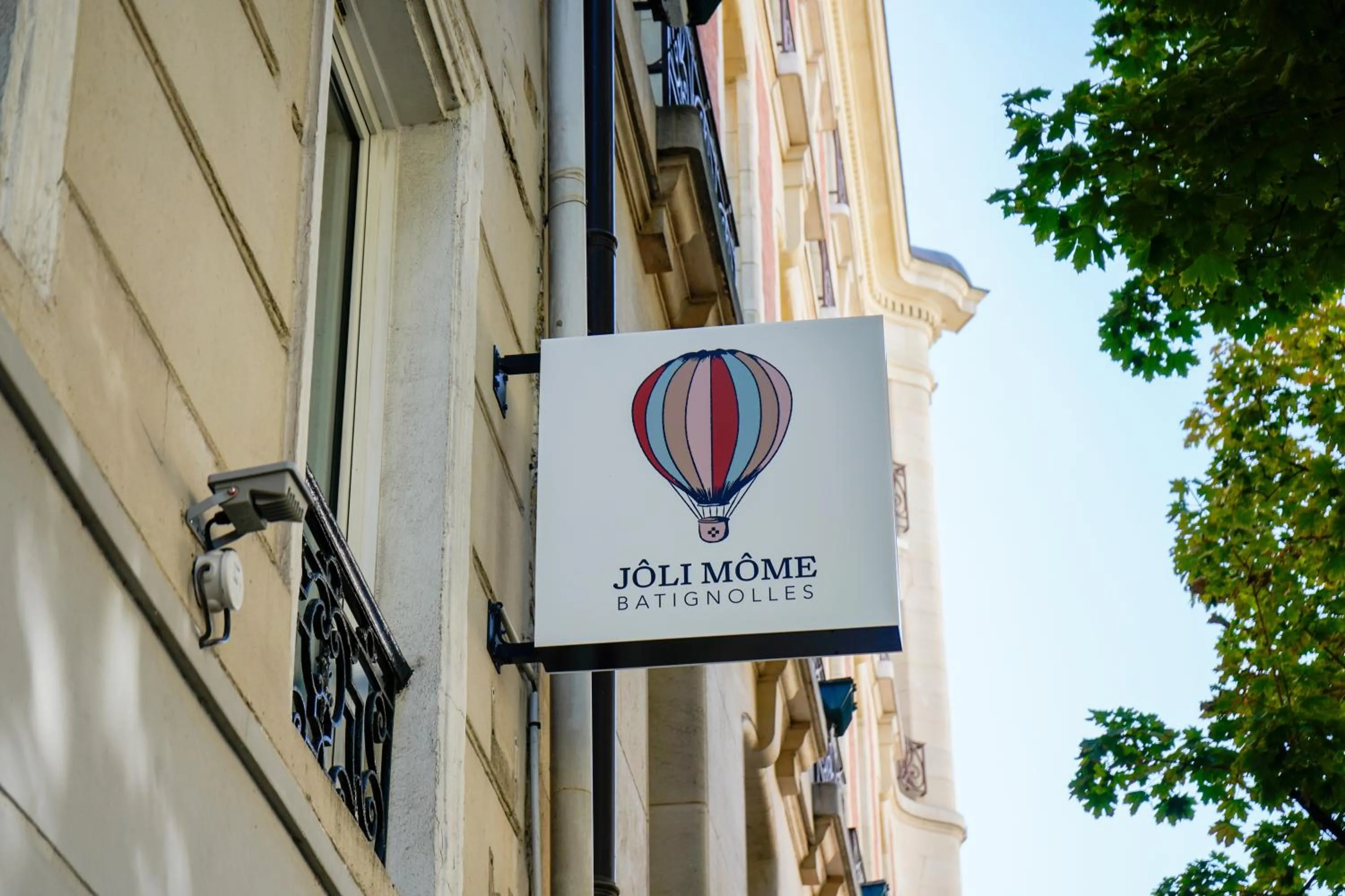 Property logo or sign in Joli Môme