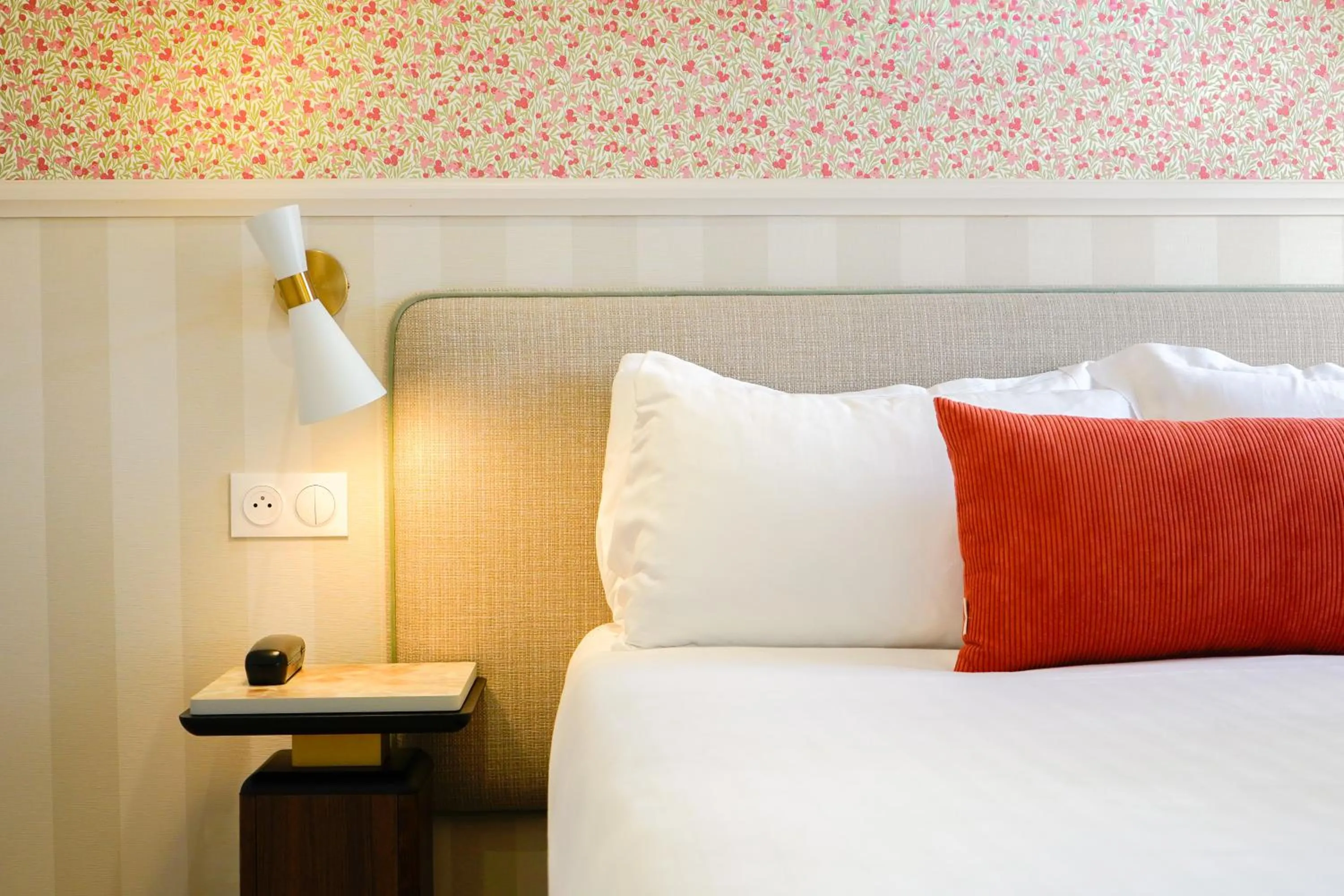 Bedroom, Bed in Joli Môme