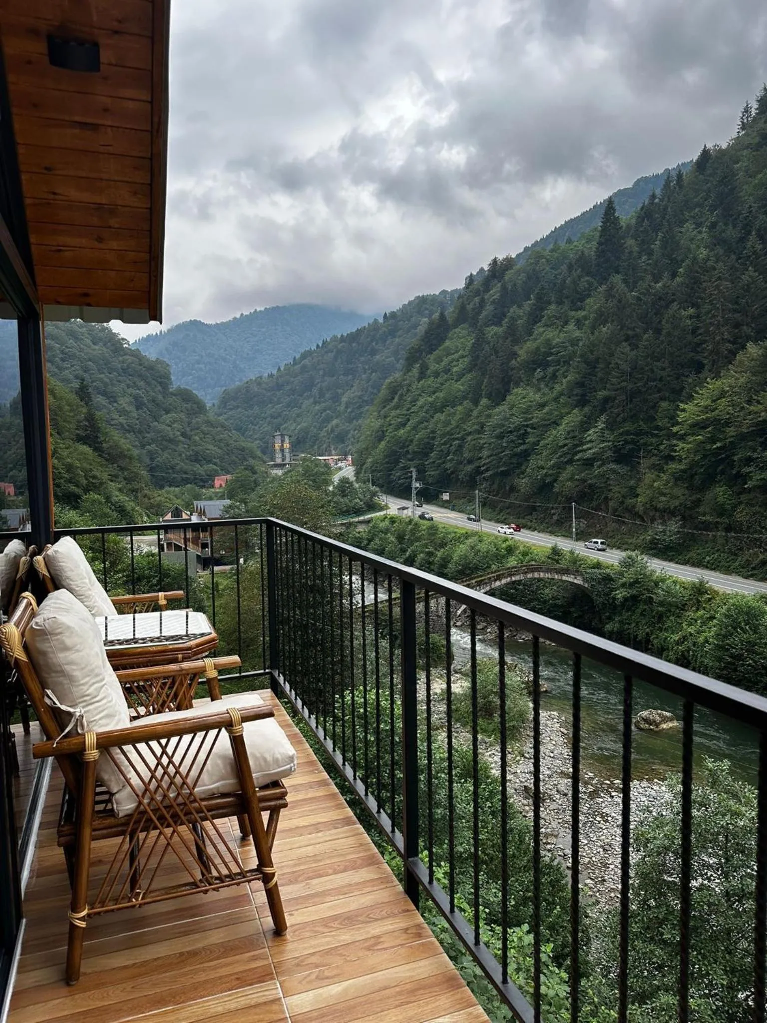 Chalet in HiraBungalov
