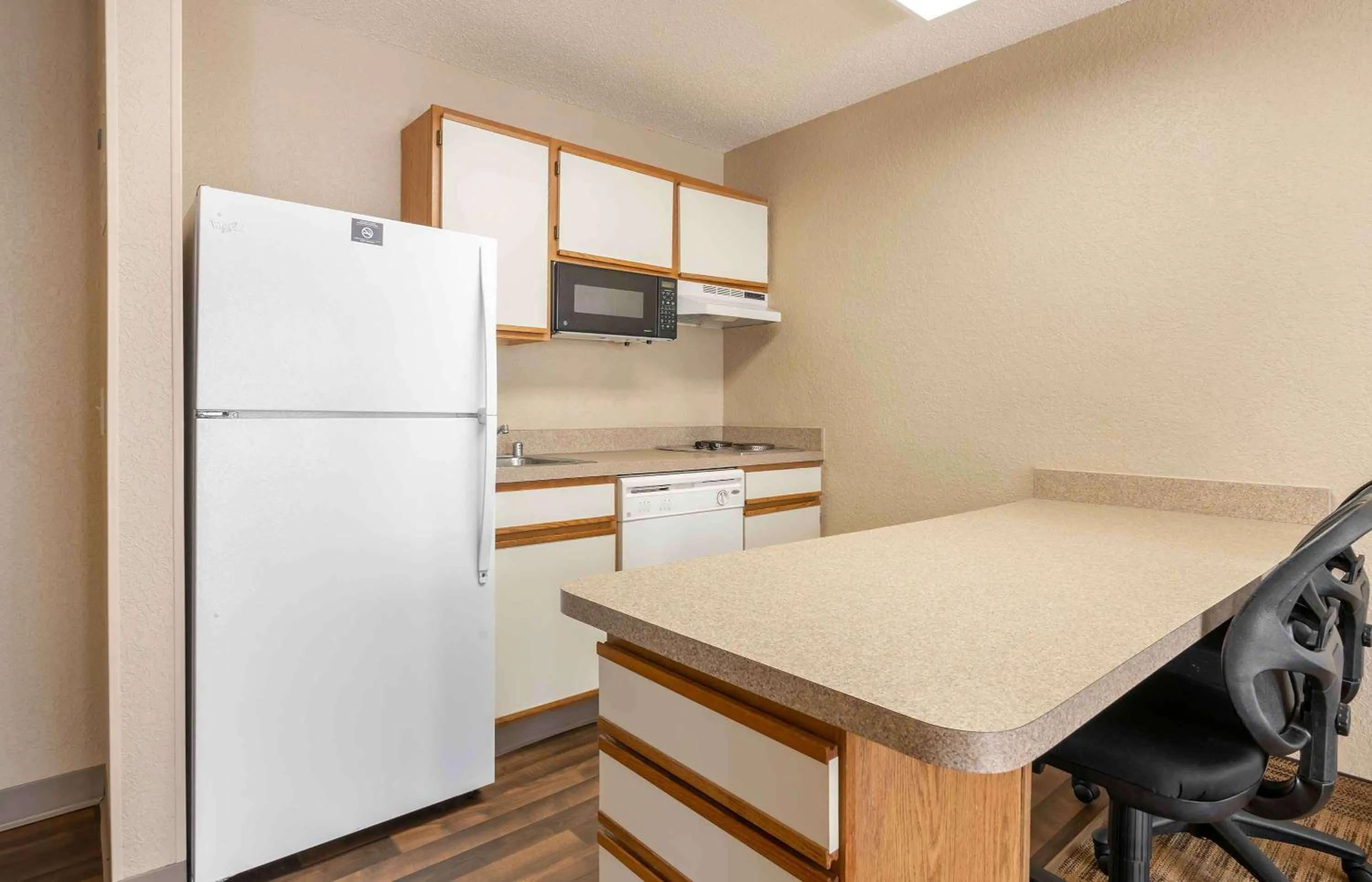 Kitchen or kitchenette in Extended Stay America Suites - Louisville - Alliant Avenue