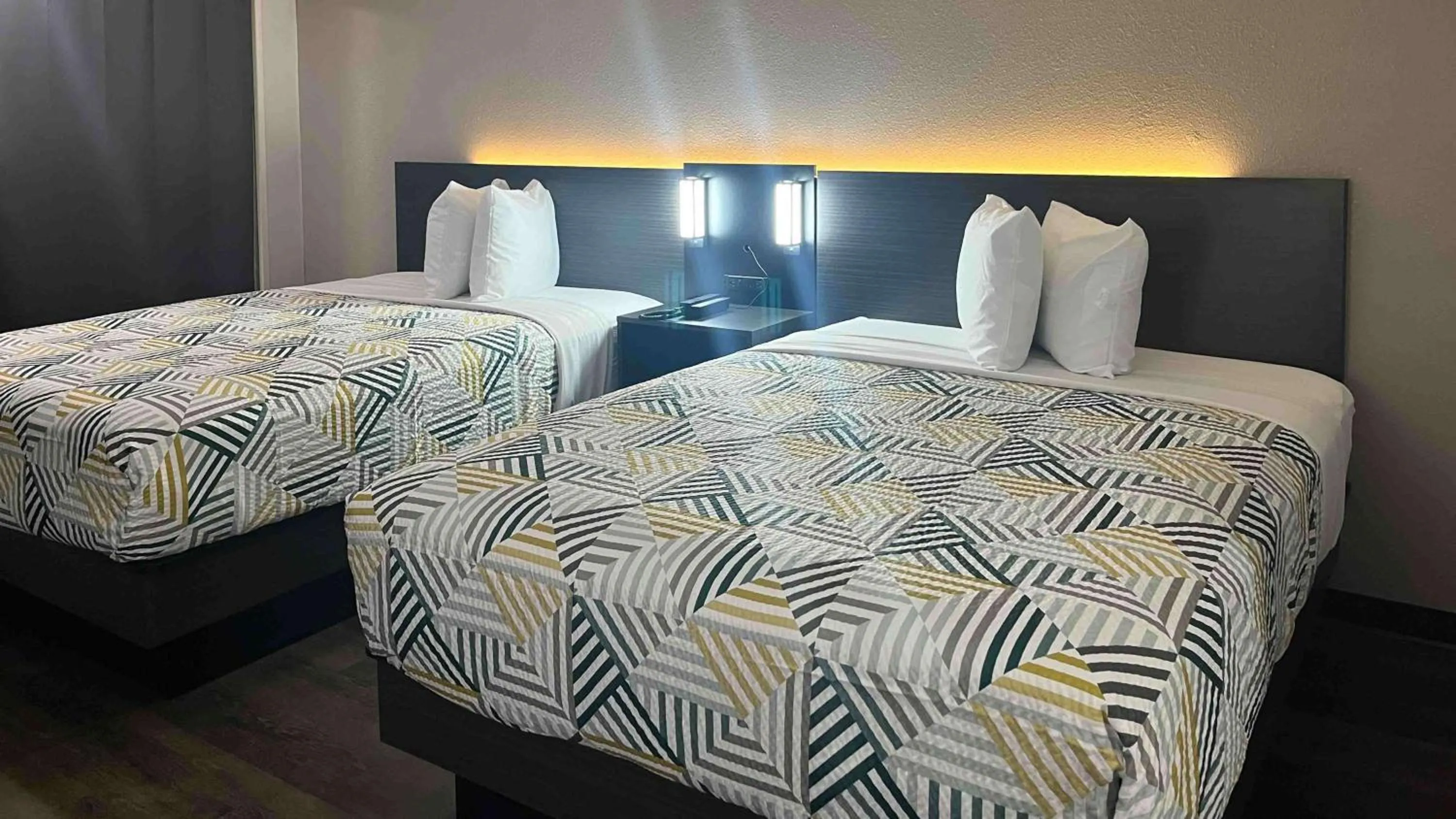 Bedroom, Bed in Motel 6 Dumas, TX