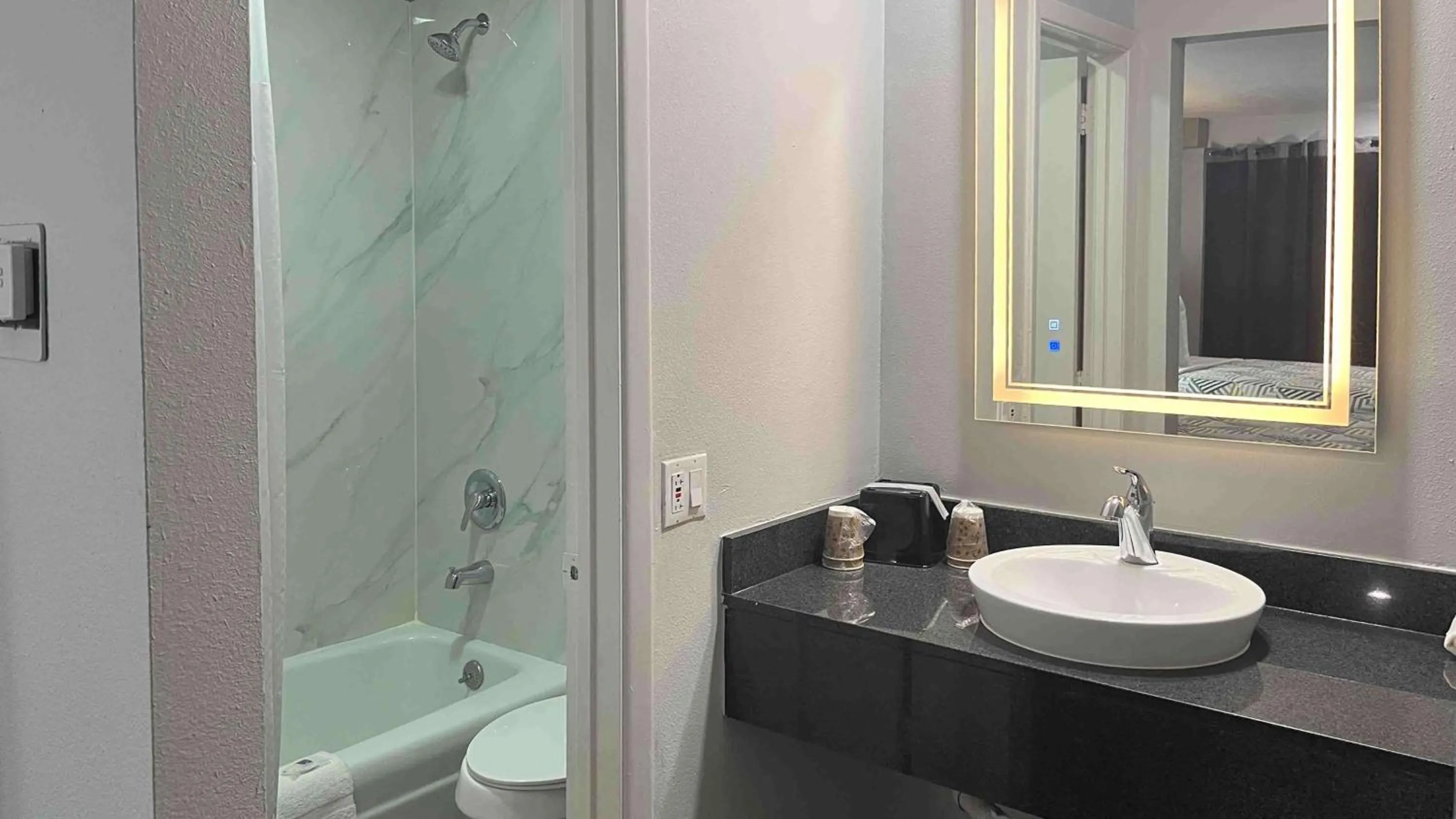 Bathroom in Motel 6 Dumas, TX