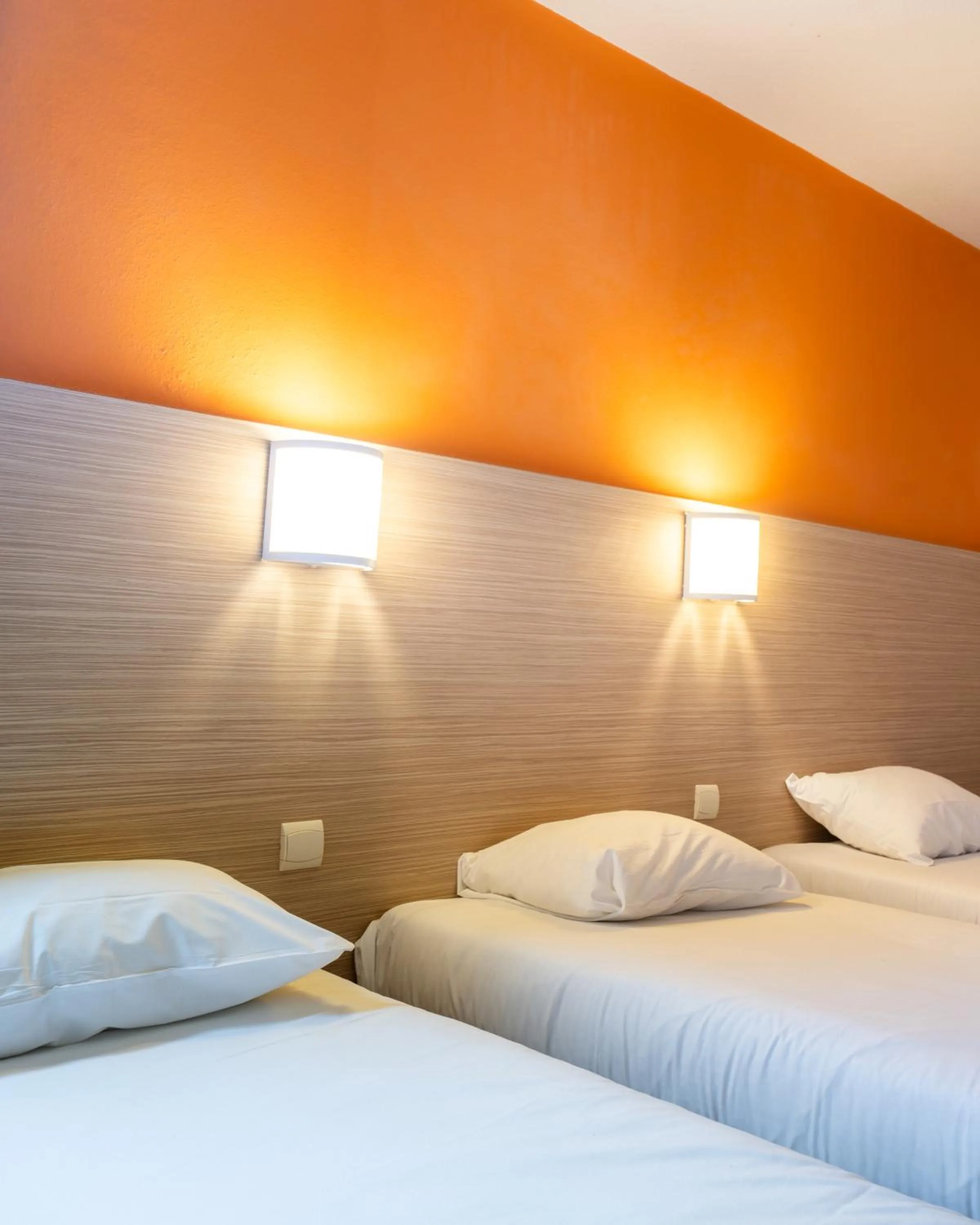 Bed in Premiere Classe Bordeaux Nord - Lac