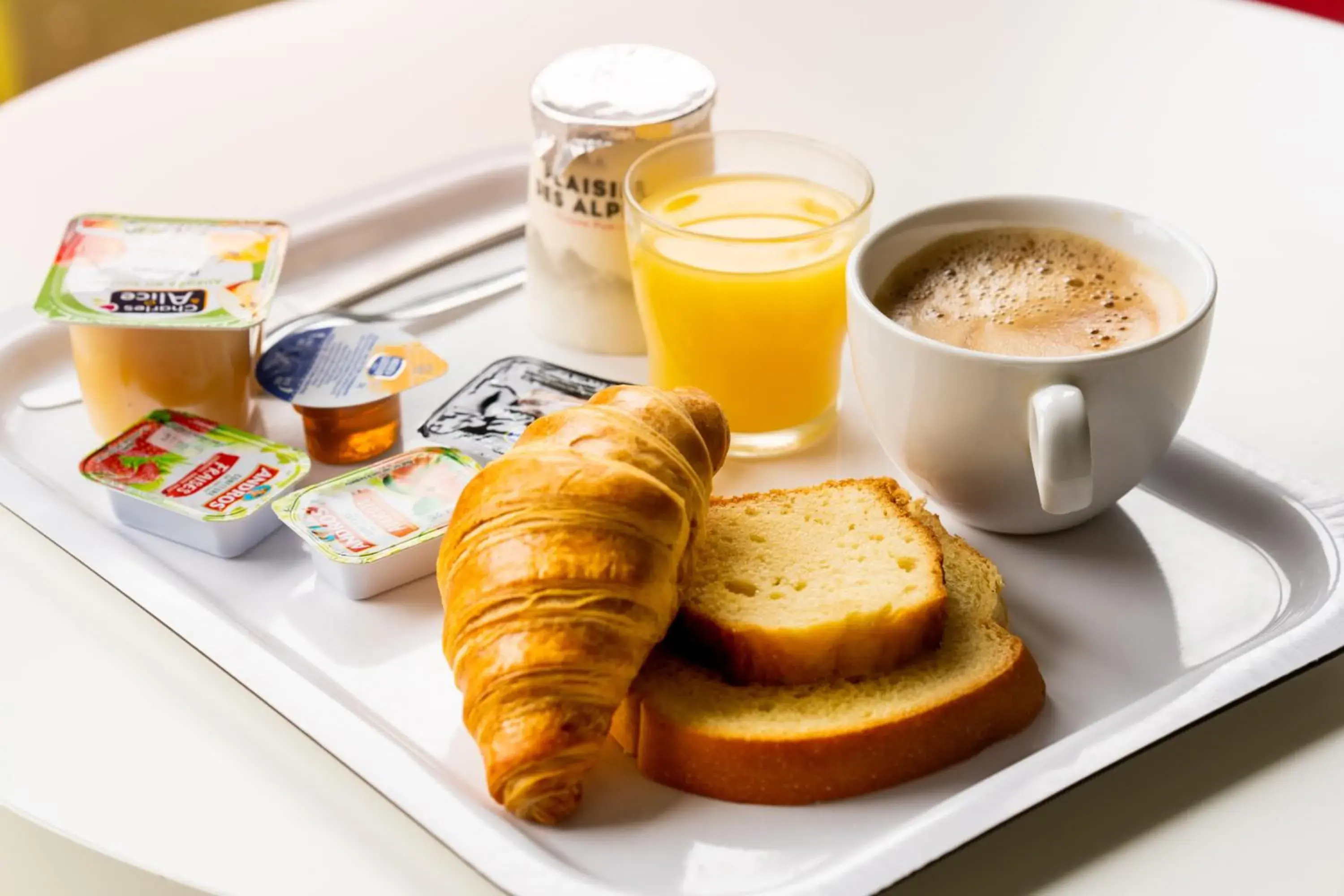 Continental breakfast in Premiere Classe Bordeaux Nord - Lac Continental breakfast in Premiere Classe Bordeaux Nord - Lac