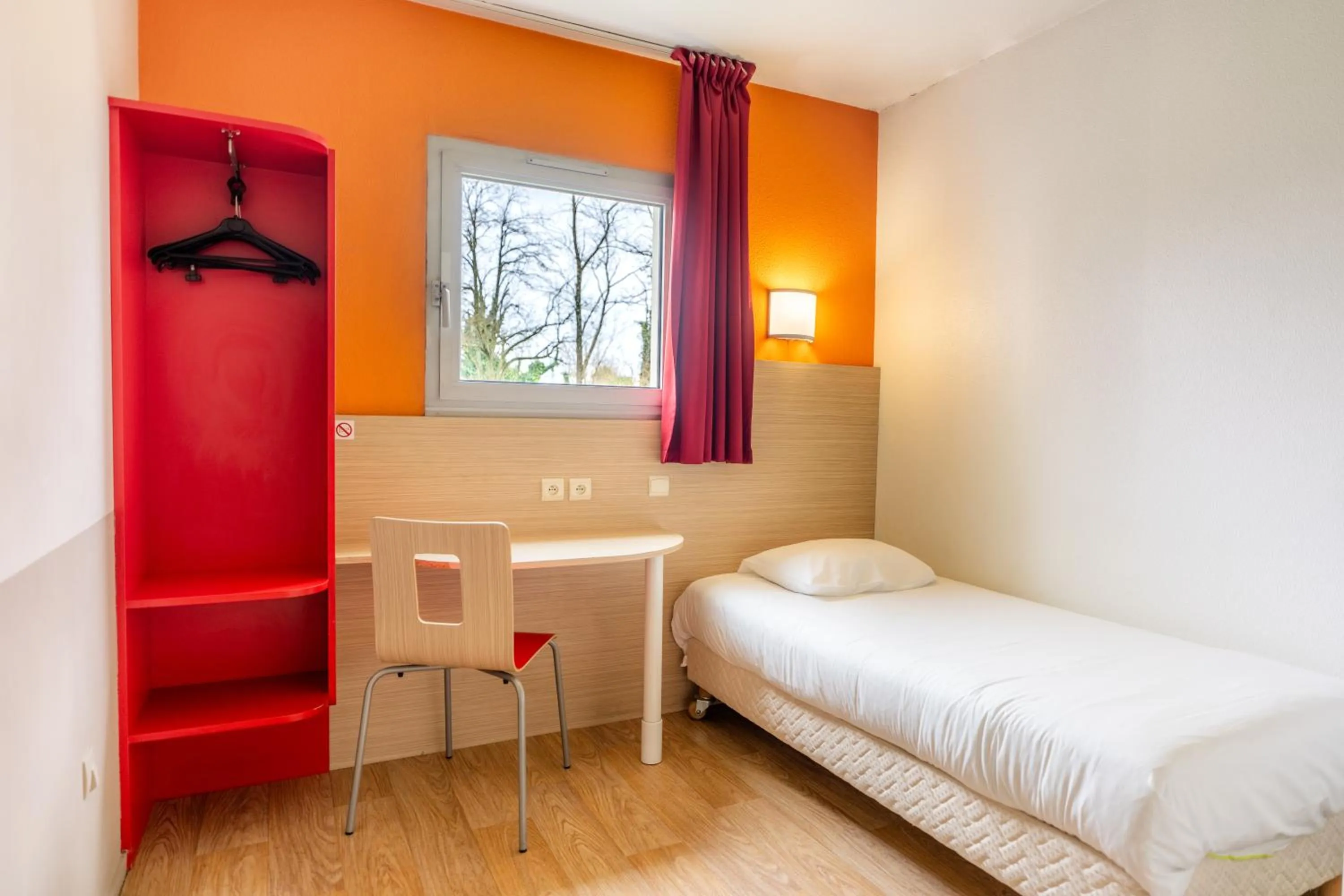 Bed in Premiere Classe Bordeaux Nord - Lac