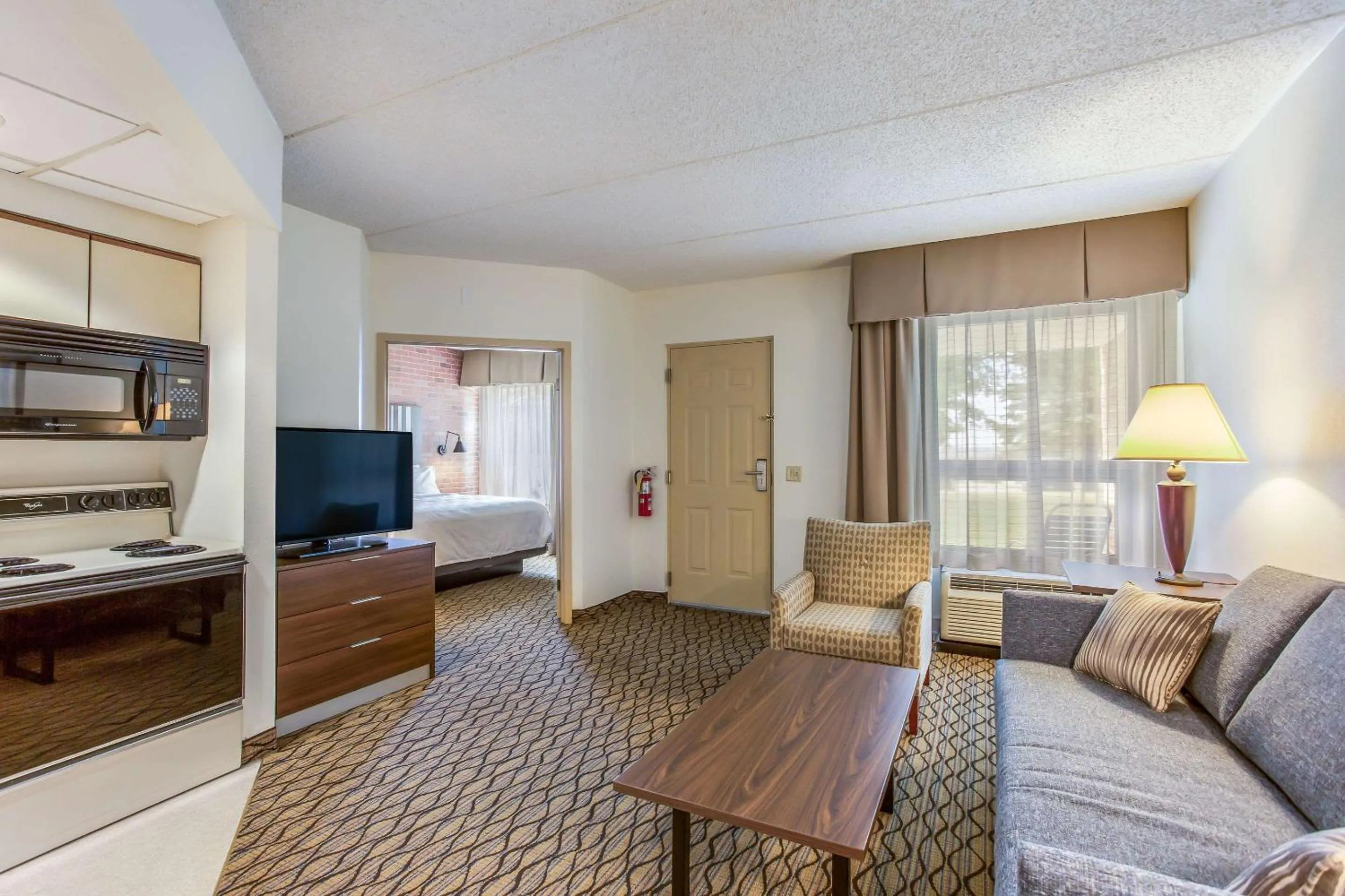 Bedroom, Bed in Burrstone Inn, an Ascend Collection Hotel