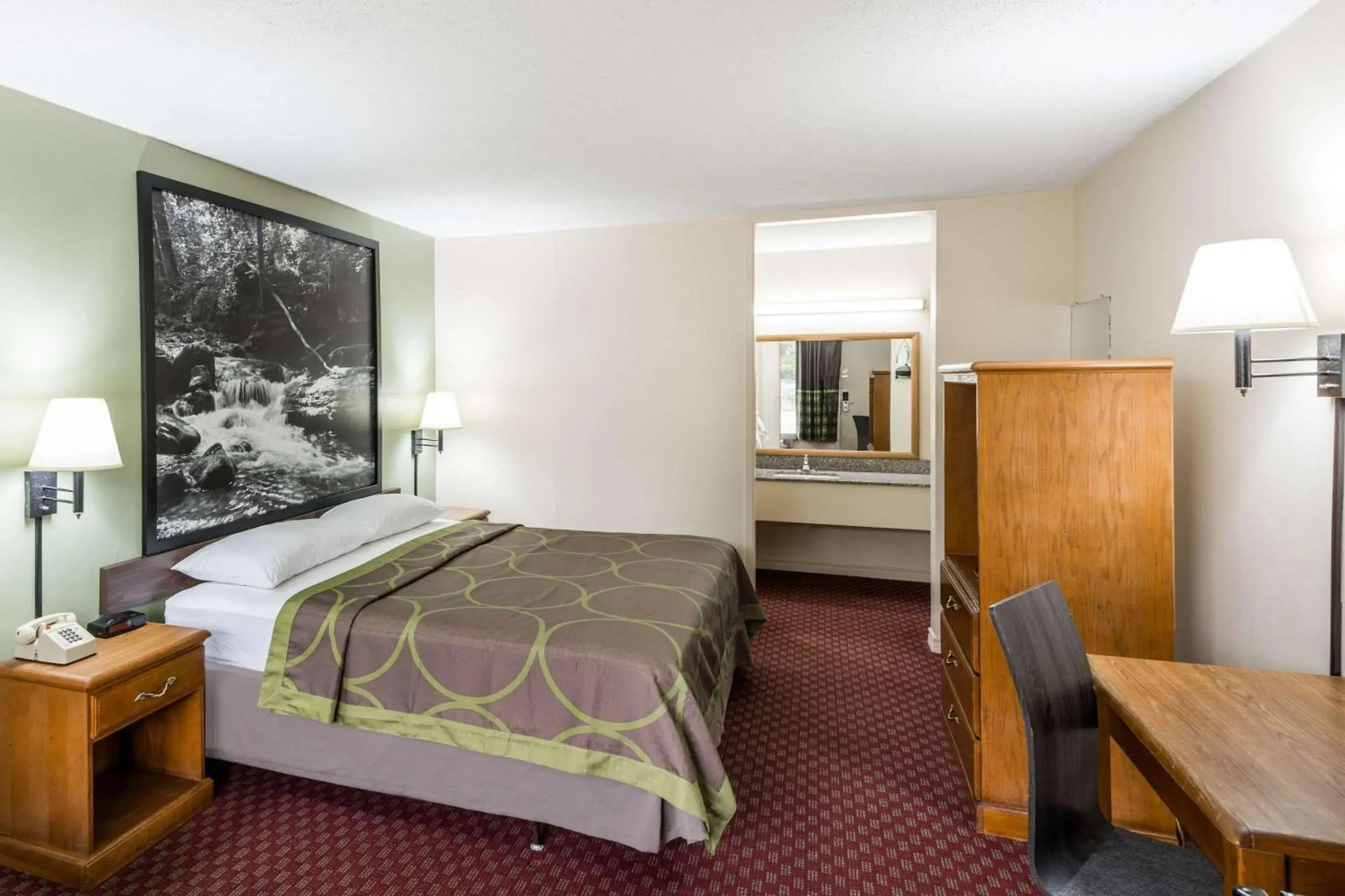 Photo of the whole room in Super 8 by Wyndham Hope Photo of the whole room in Super 8 by Wyndham Hope