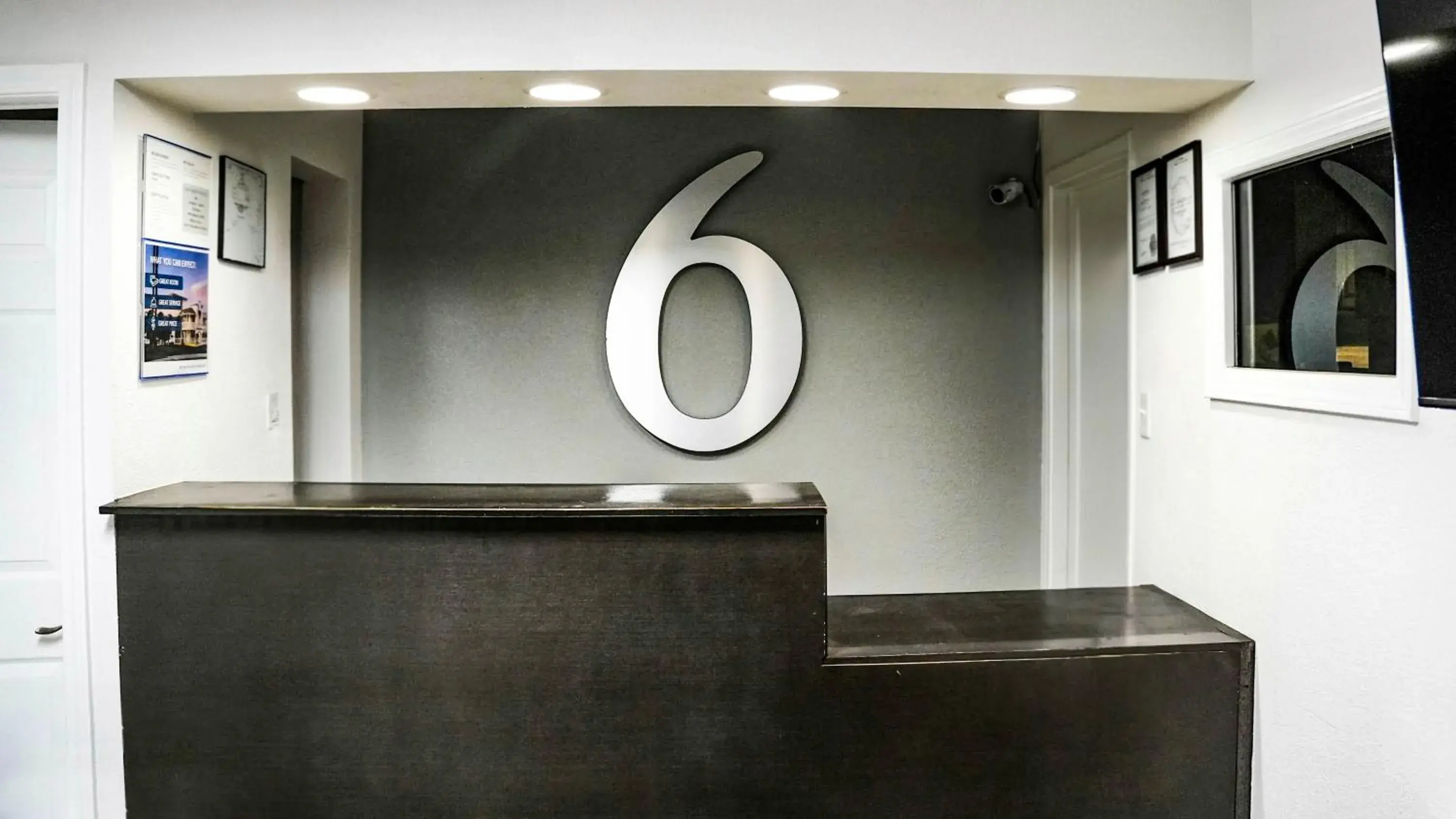 Lobby or reception in Motel 6-Rolla, MO Lobby or reception in Motel 6-Rolla, MO