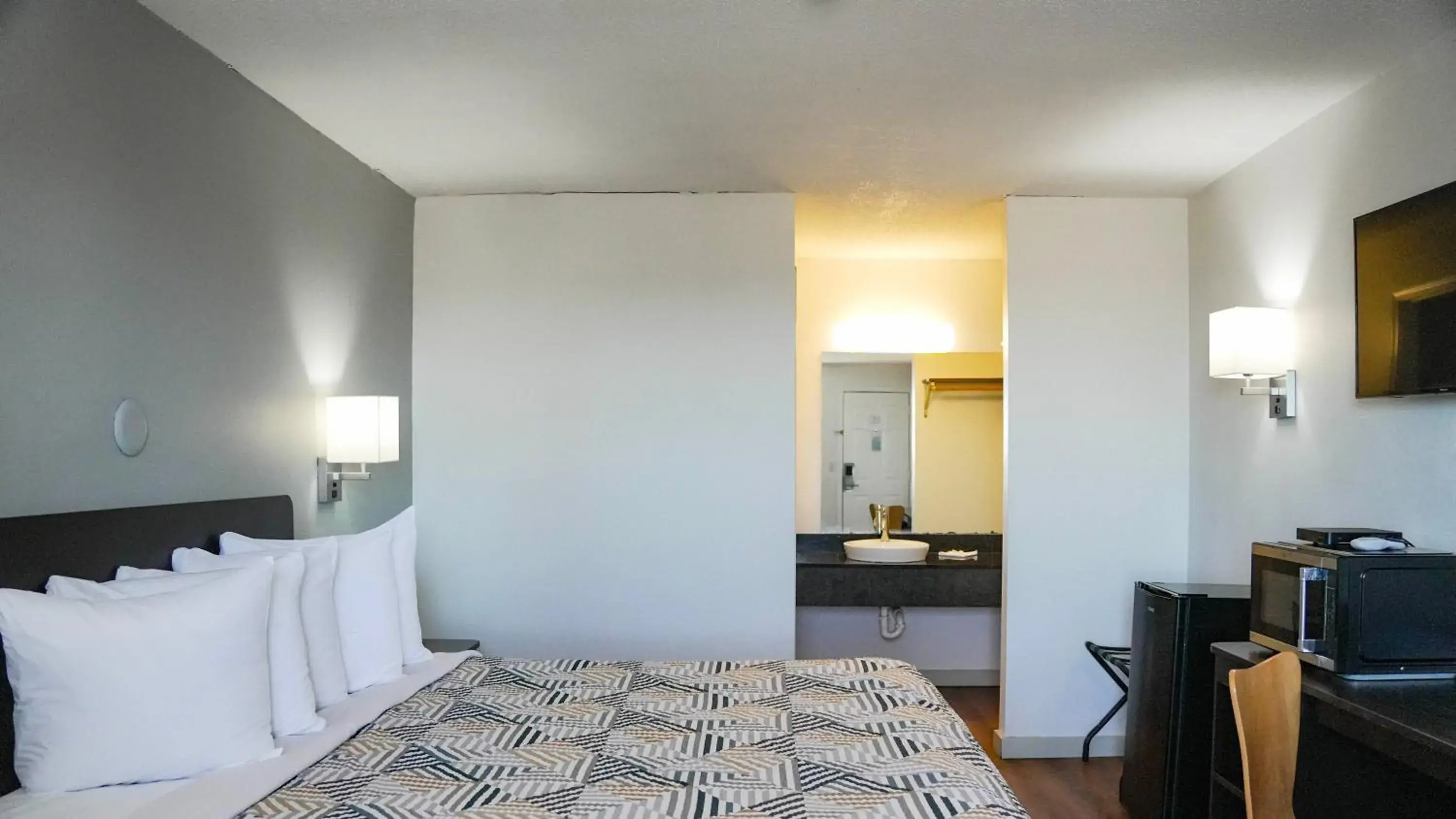 Bedroom, Bed in Motel 6-Rolla, MO Bedroom, Bed in Motel 6-Rolla, MO