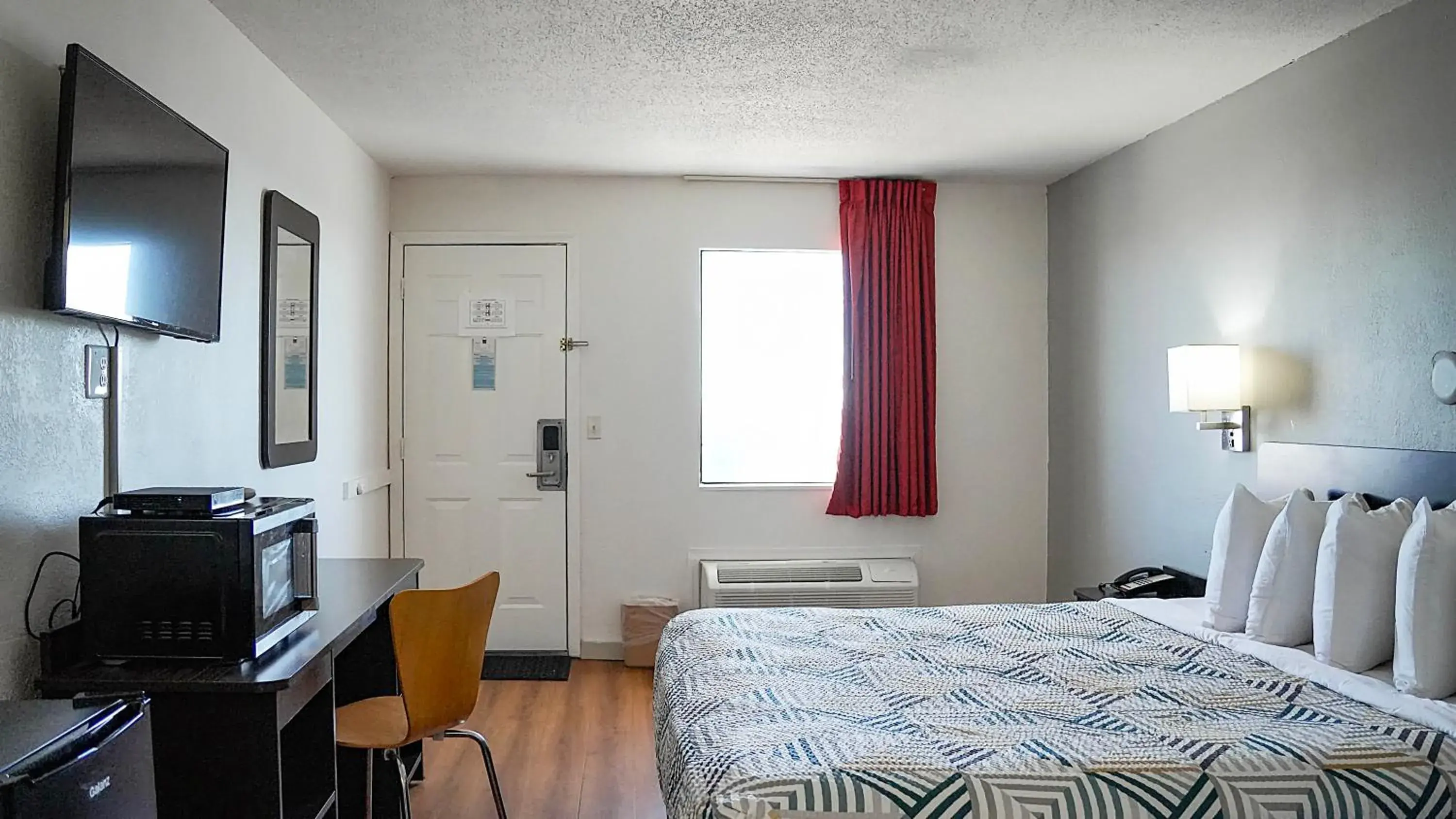 Bedroom, Bed in Motel 6-Rolla, MO Bedroom, Bed in Motel 6-Rolla, MO