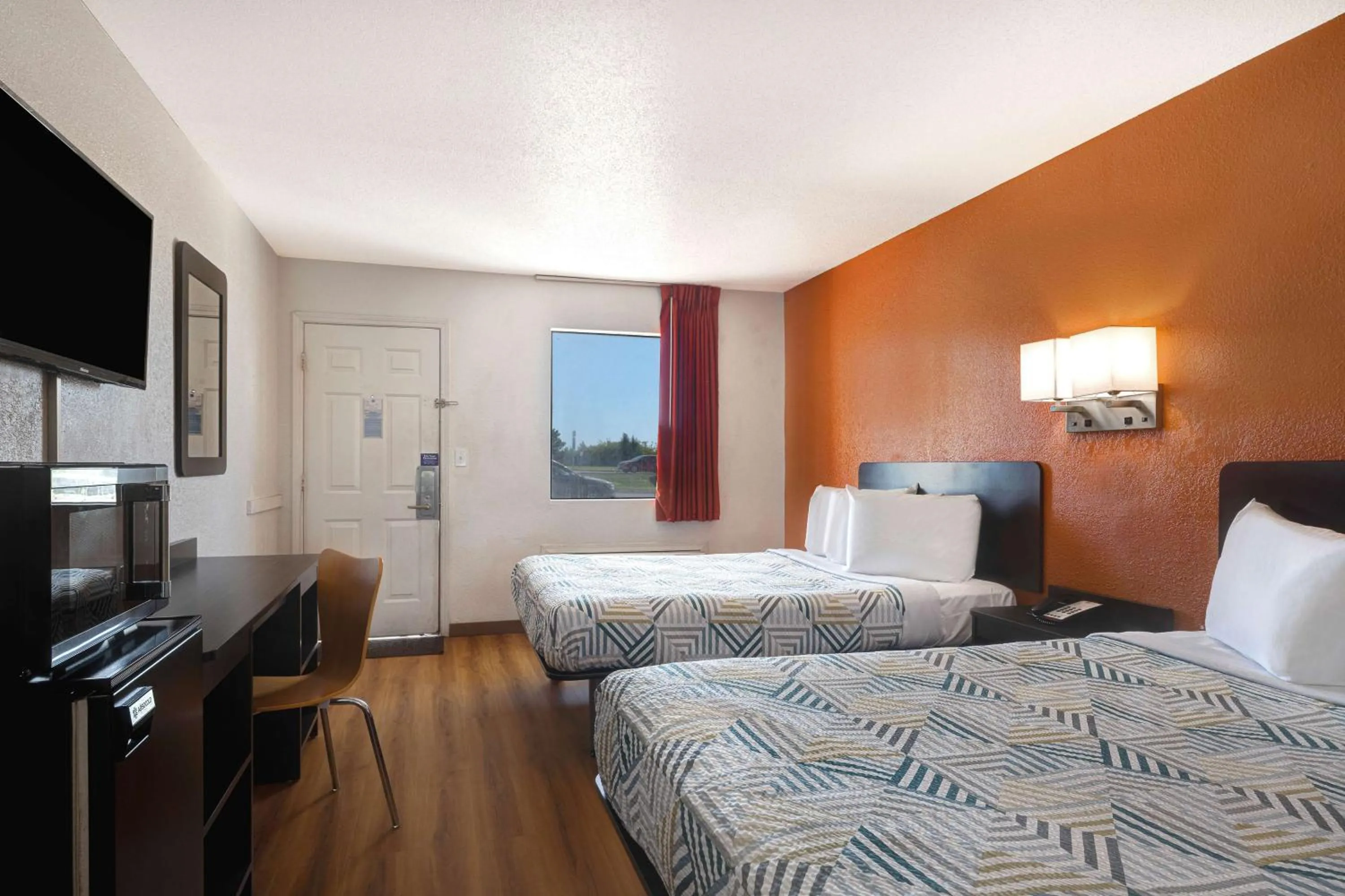 Bedroom, Bed in Motel 6-Rolla, MO