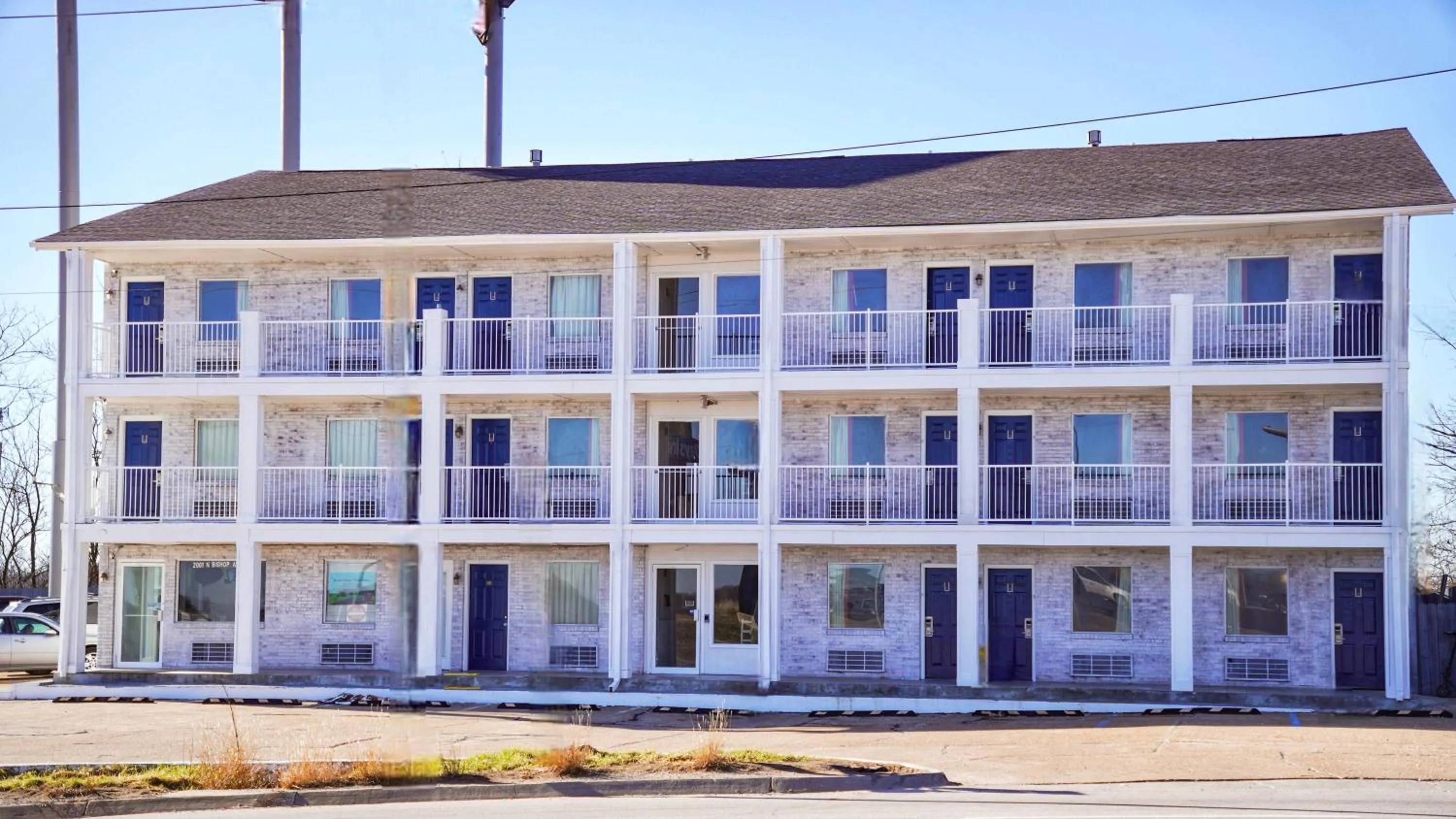 Facade/entrance in Motel 6-Rolla, MO