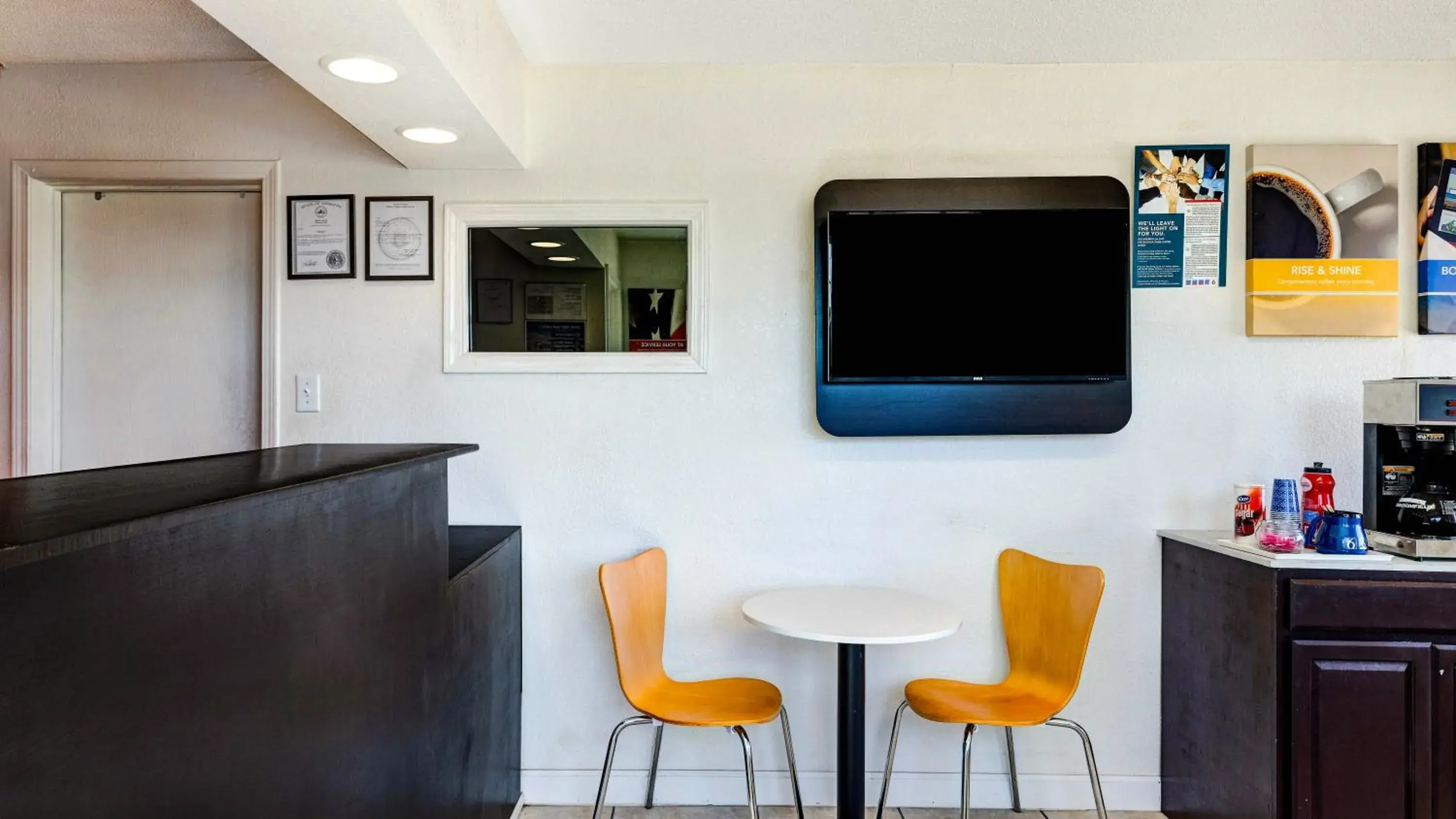 Lobby or reception in Motel 6-Rolla, MO Lobby or reception in Motel 6-Rolla, MO