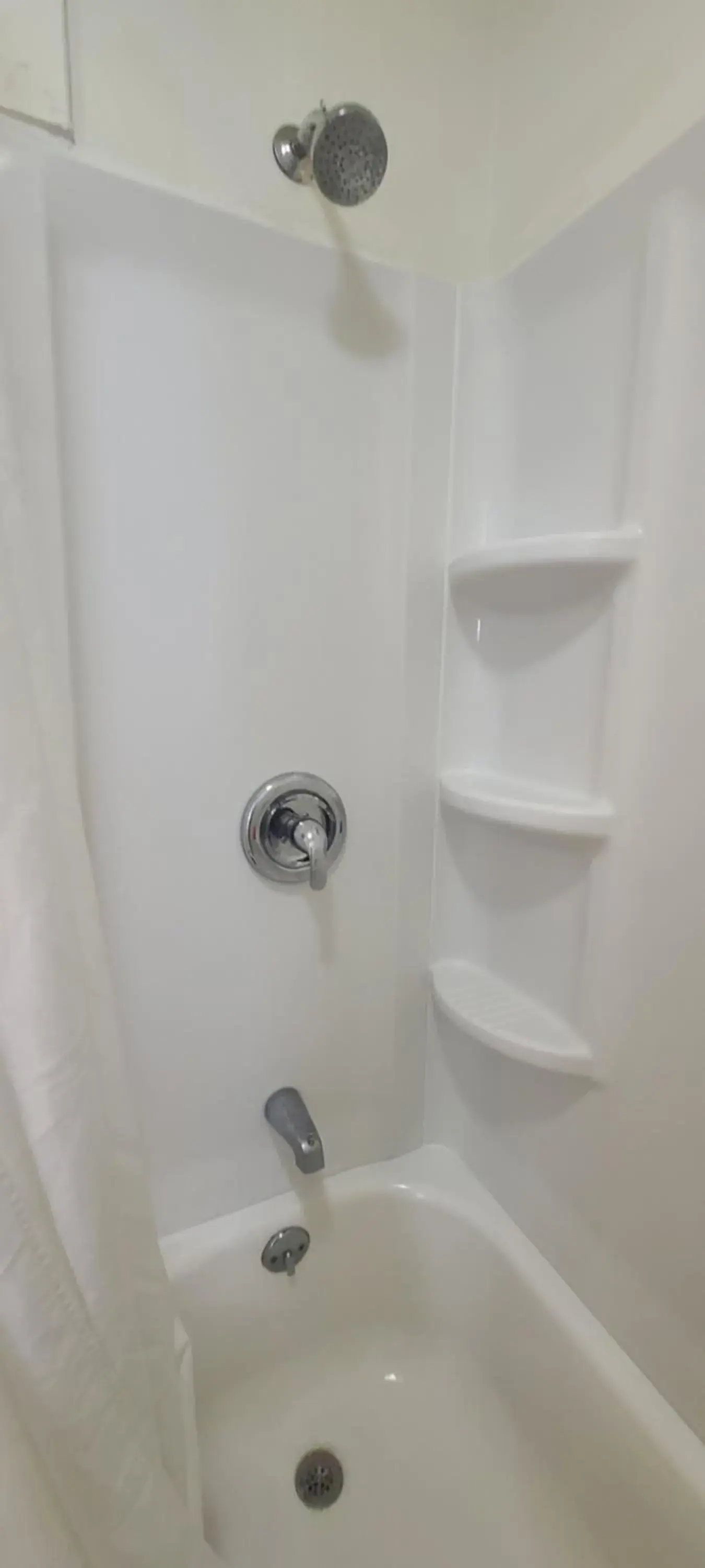 Bathroom in Motel 6-Rolla, MO Bathroom in Motel 6-Rolla, MO