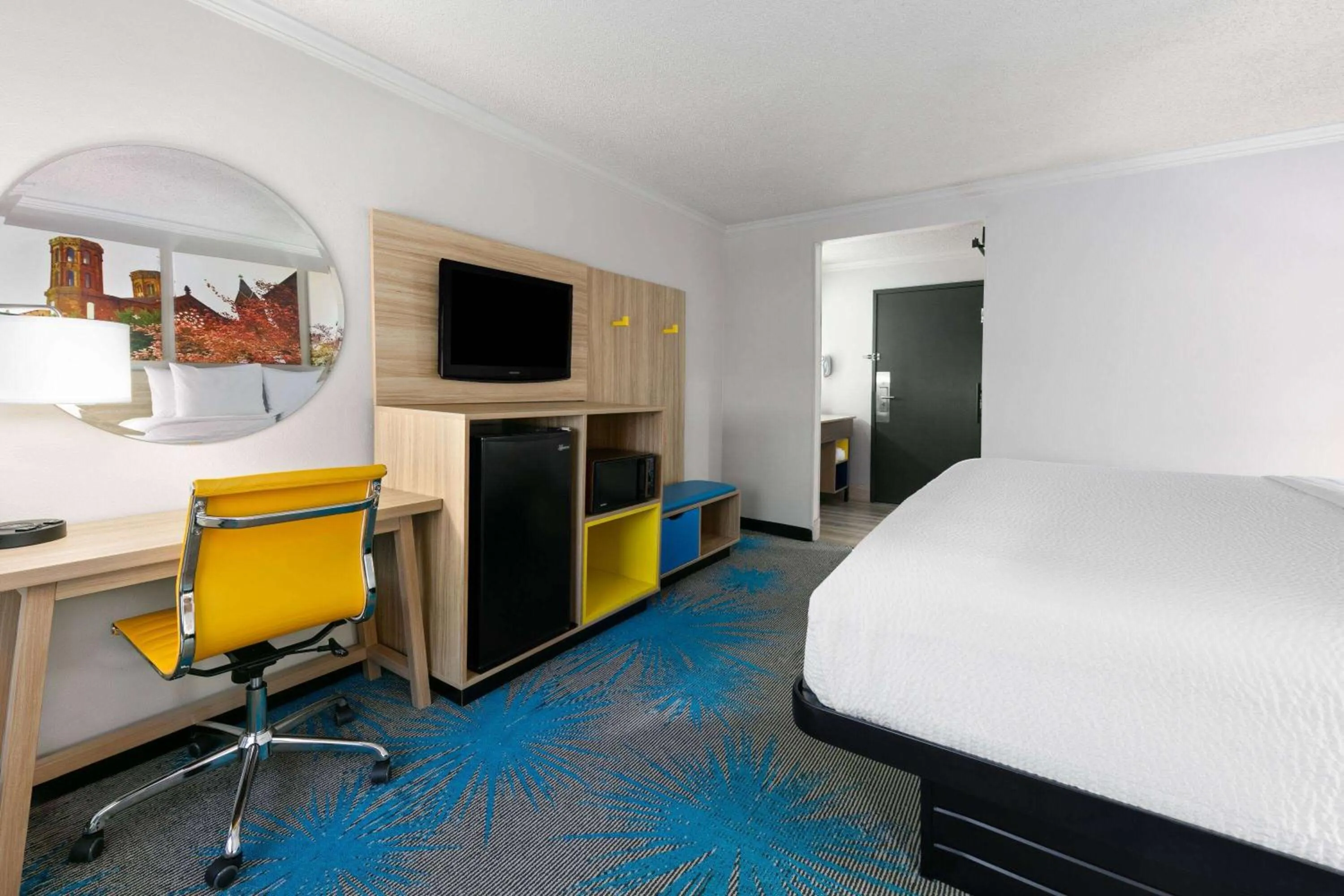 Photo of the whole room, Bed in Days Inn by Wyndham Fort Smith