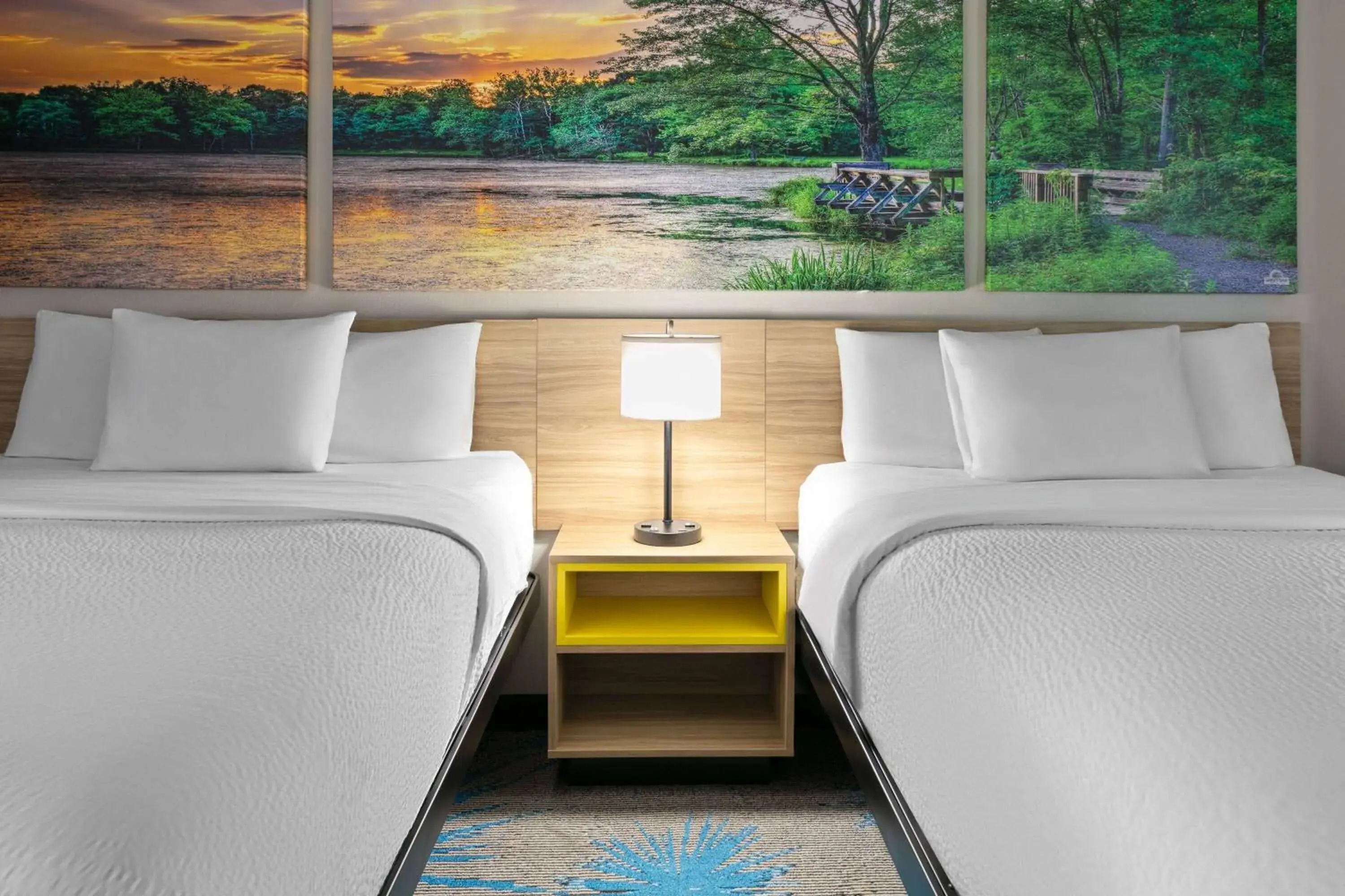 Photo of the whole room, Bed in Days Inn by Wyndham Fort Smith Photo of the whole room, Bed in Days Inn by Wyndham Fort Smith