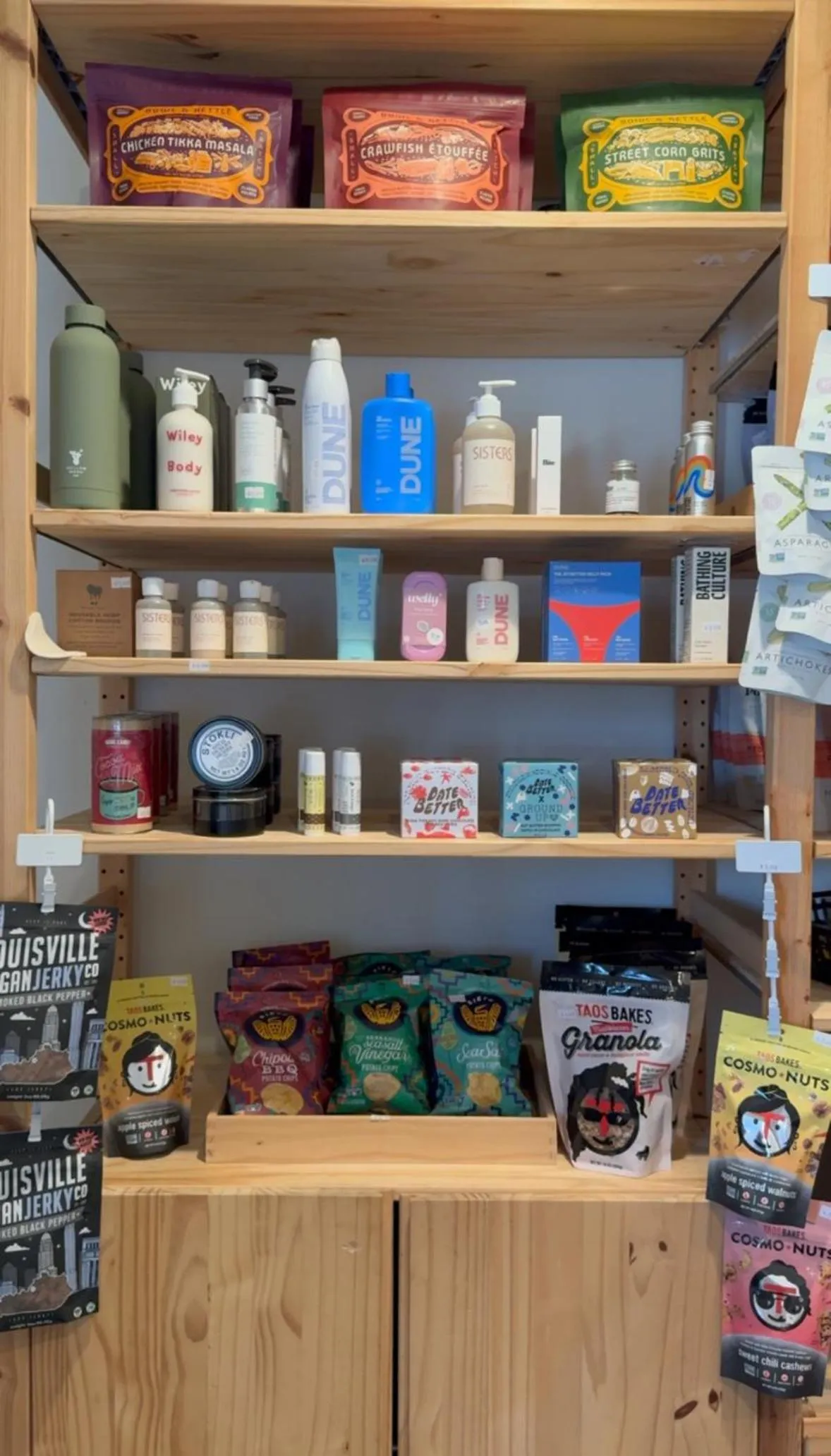 Food and drinks in Mellow Moon Lodge