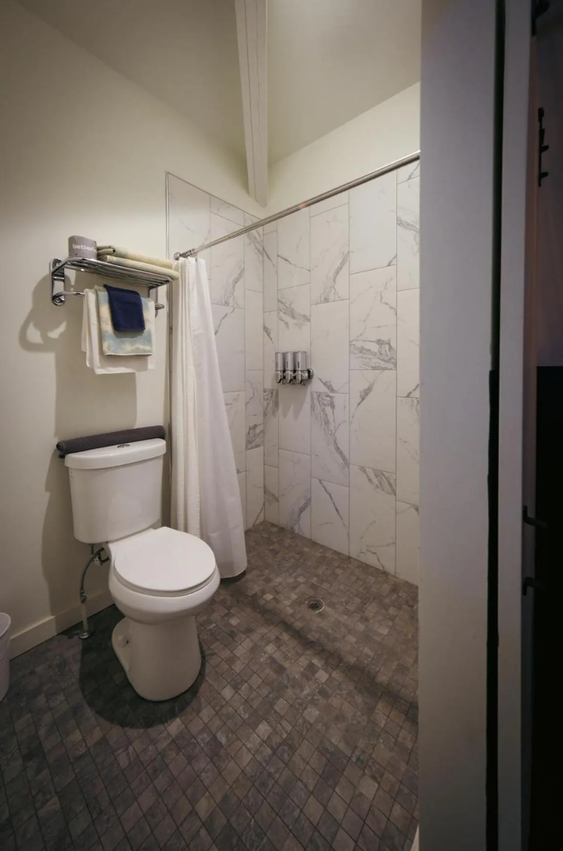 Bathroom in Mellow Moon Lodge